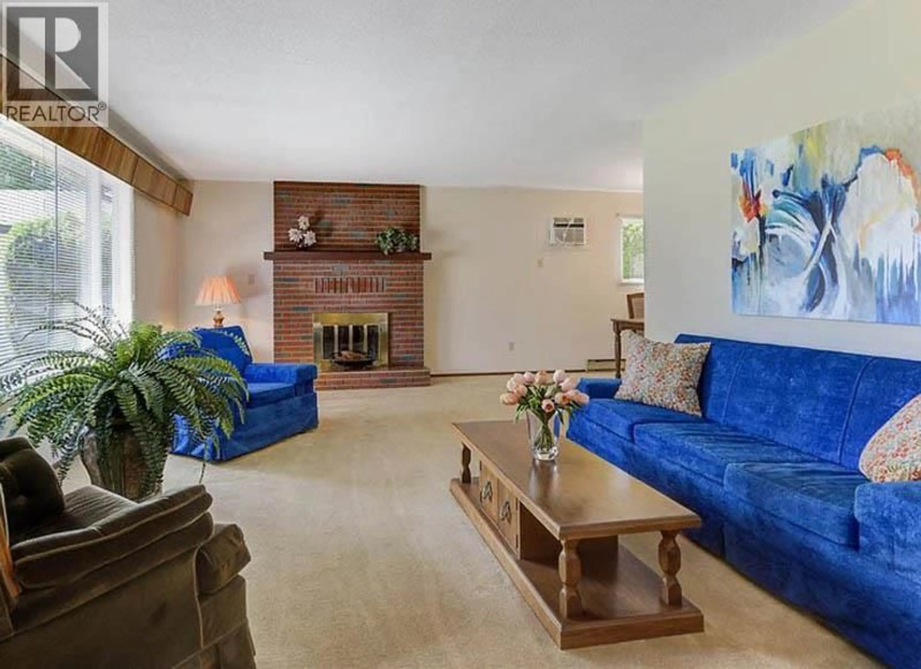 Living room with furniture, unknown for 2434 RHONDDA CRESCENT, Kelowna British Columbia V1Y8A3