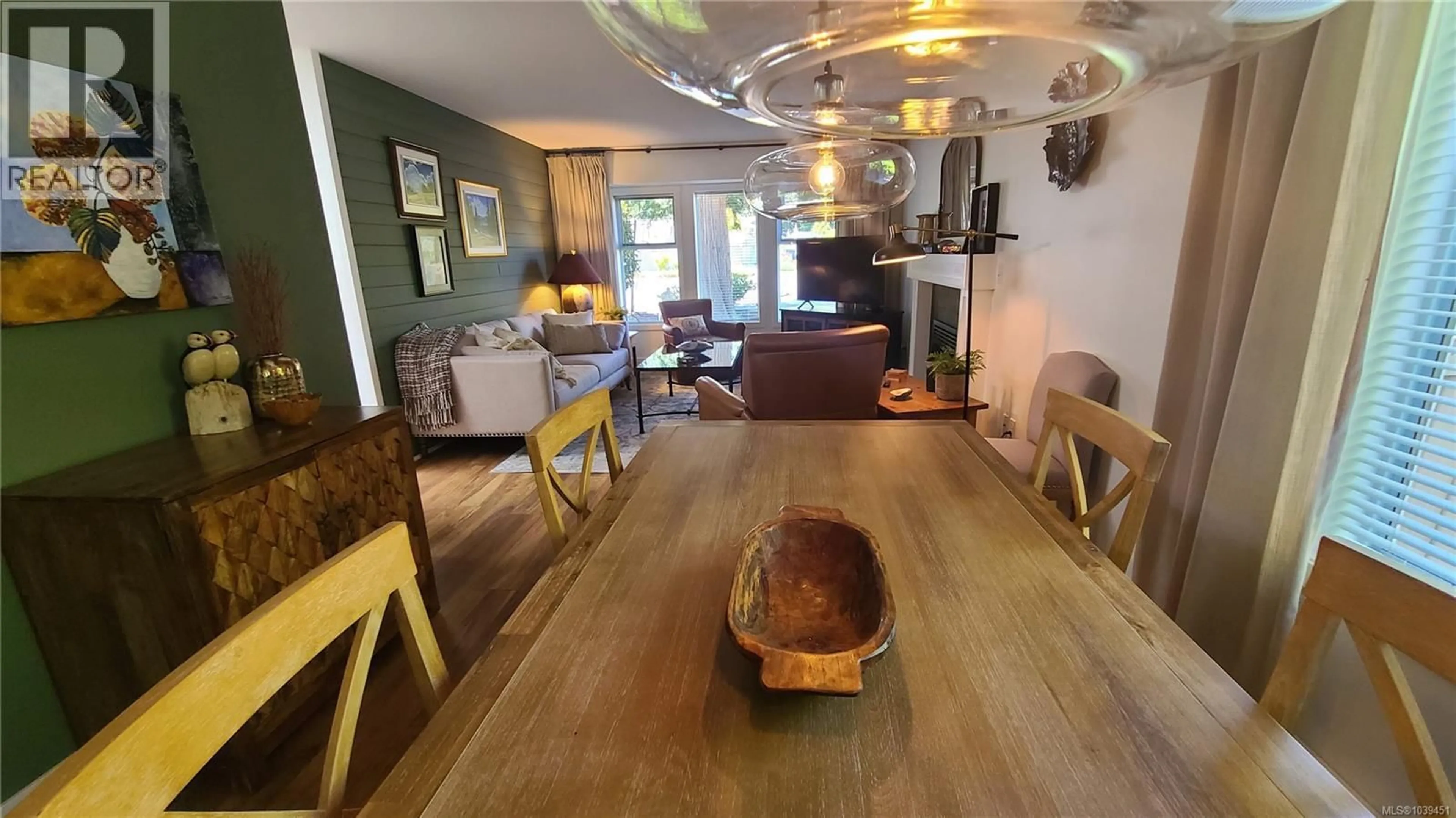 Dining room, wood/laminate floor for 6 - 493 PIONEER CRESCENT, Parksville British Columbia V9P1V2
