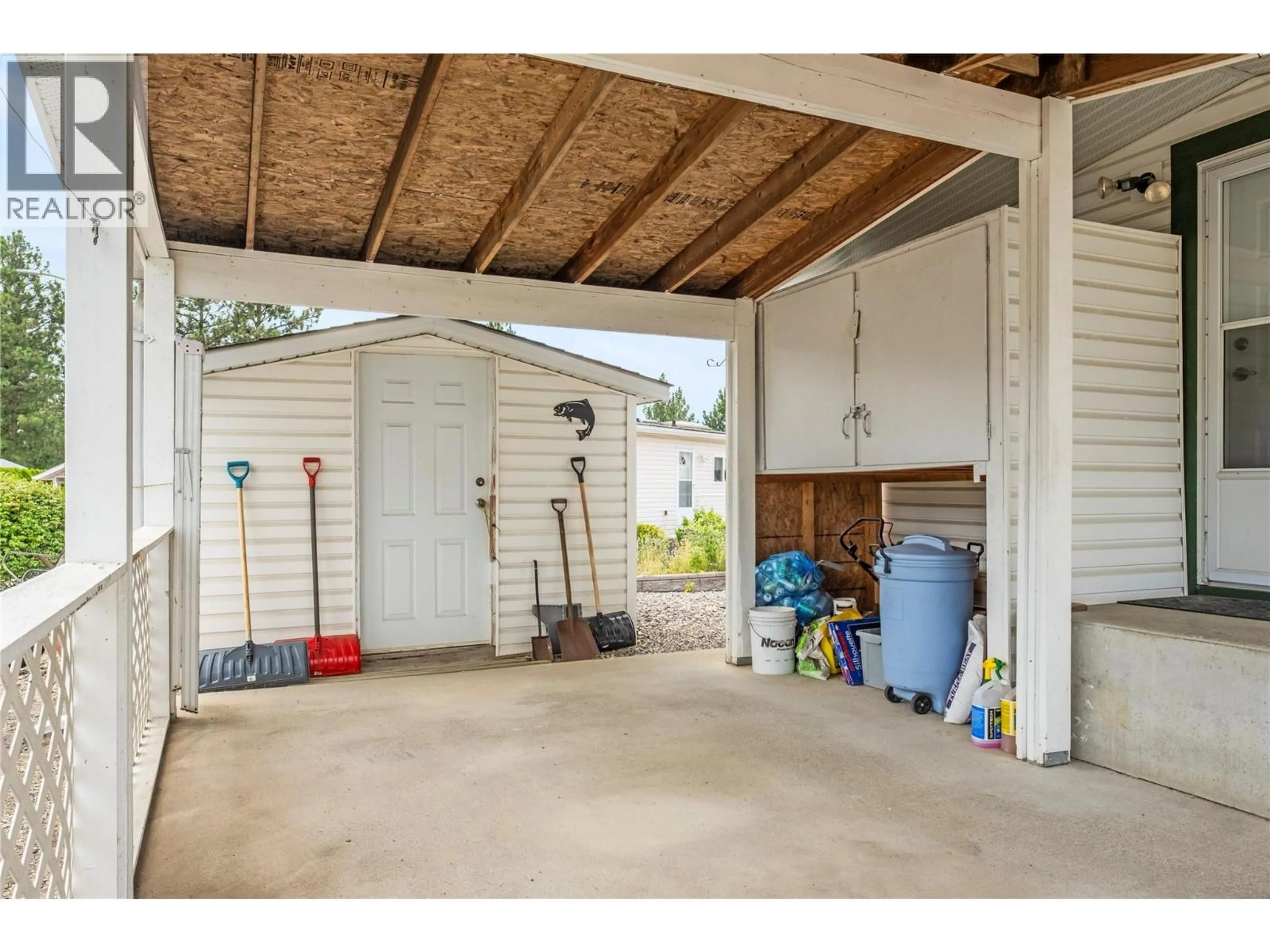 Indoor garage for 8 - 9510 97A HIGHWAY, Vernon British Columbia V1H1R8