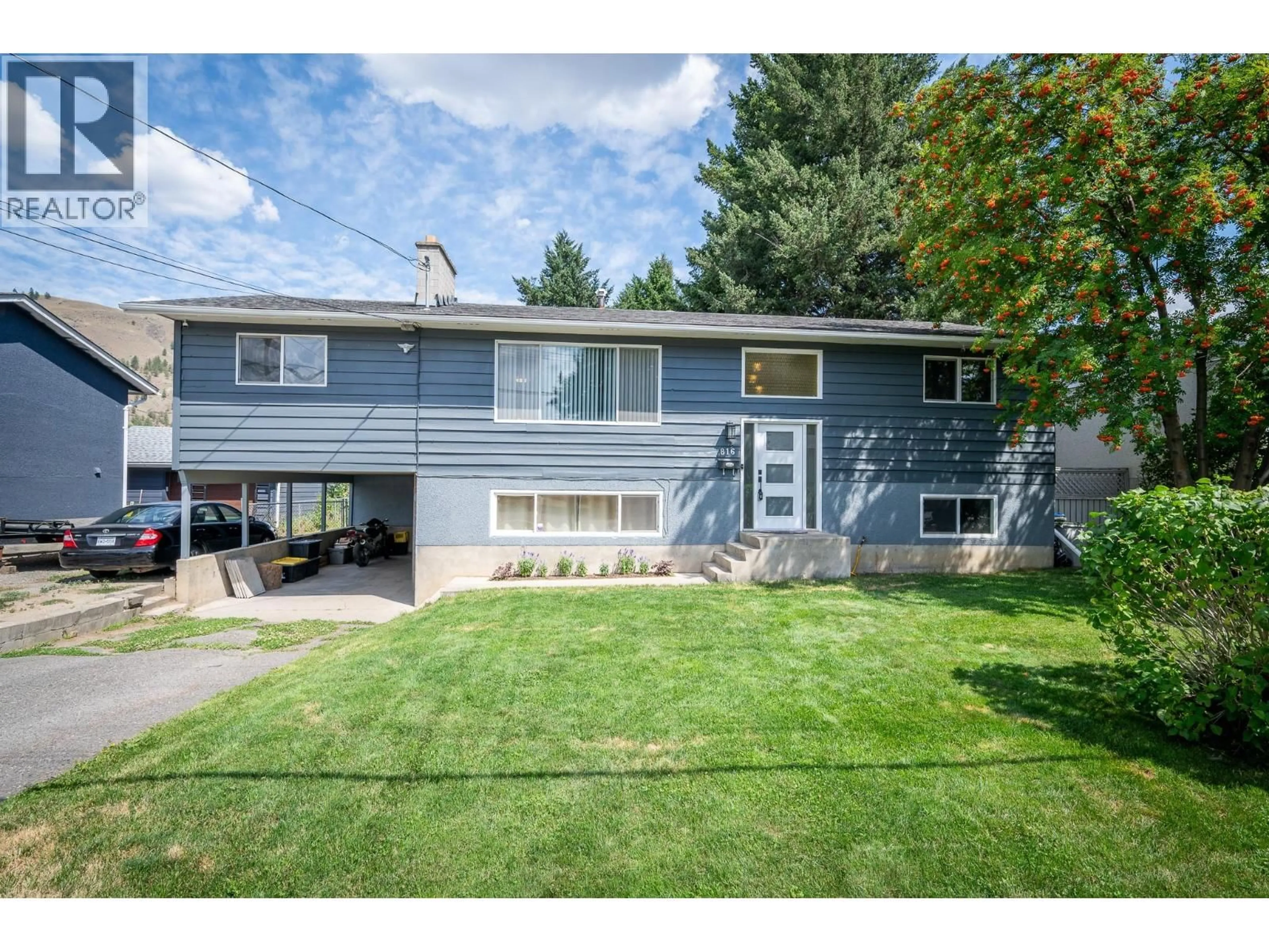 Home with vinyl exterior material, street for 816 BEBEK ROAD, Kamloops British Columbia V2B6P1