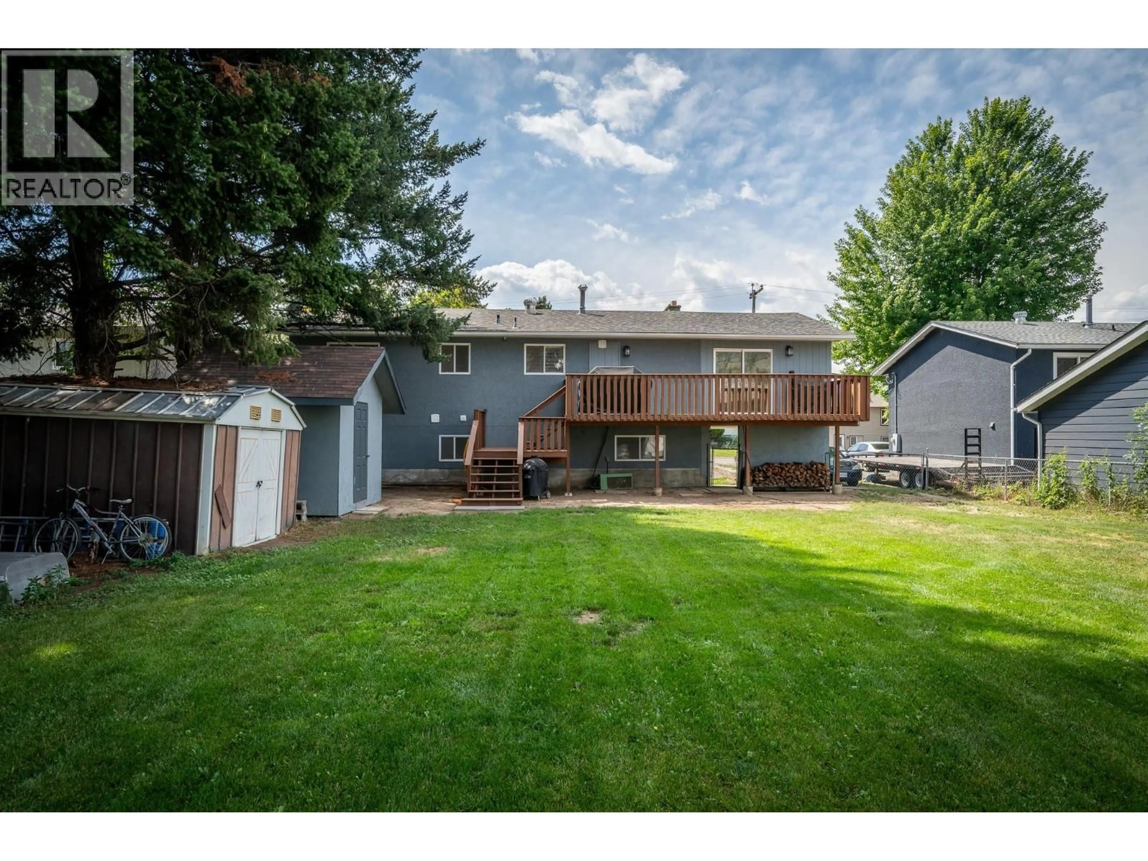 A pic from outside/outdoor area/front of a property/back of a property/a pic from drone, unknown for 816 BEBEK ROAD, Kamloops British Columbia V2B6P1