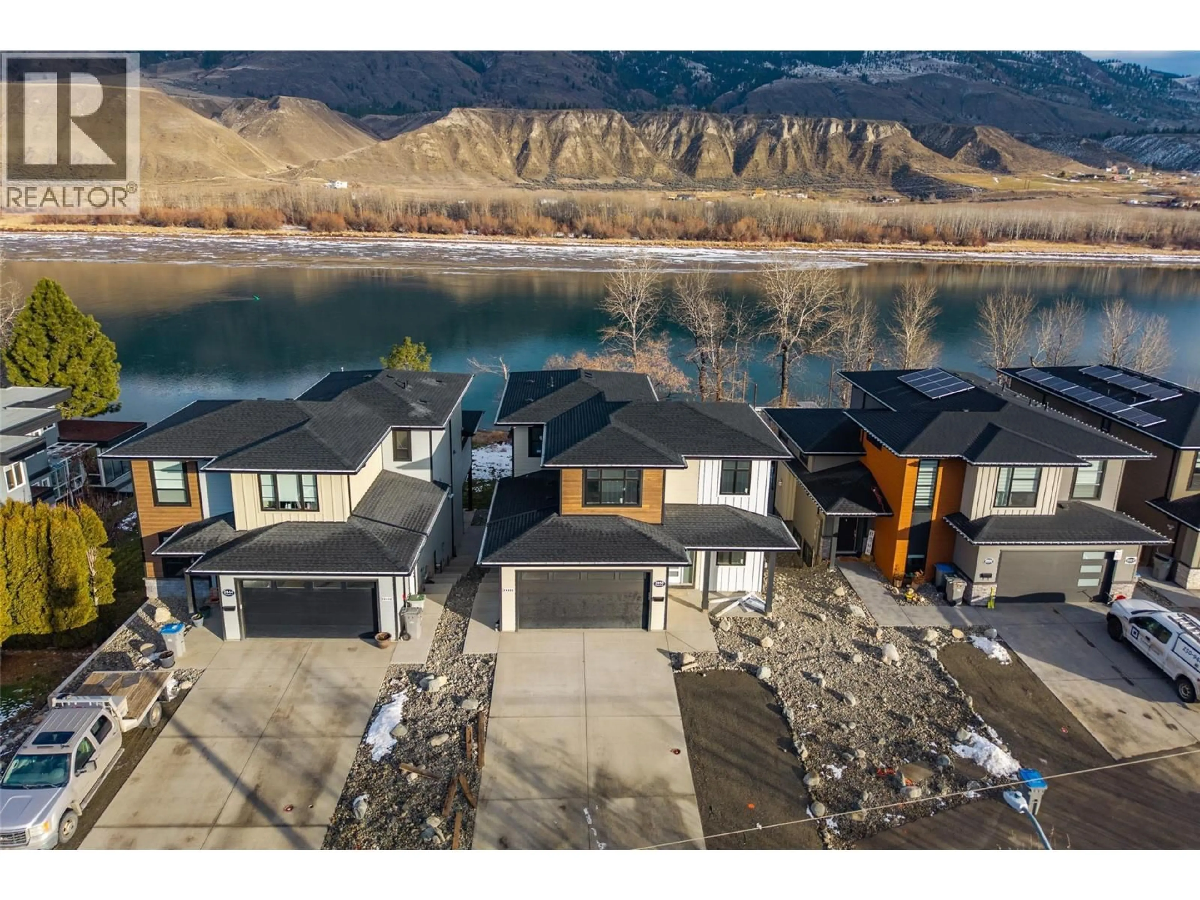 A pic from outside/outdoor area/front of a property/back of a property/a pic from drone, water/lake/river/ocean view for 2850 THOMPSON DRIVE, Kamloops British Columbia V2C4L7