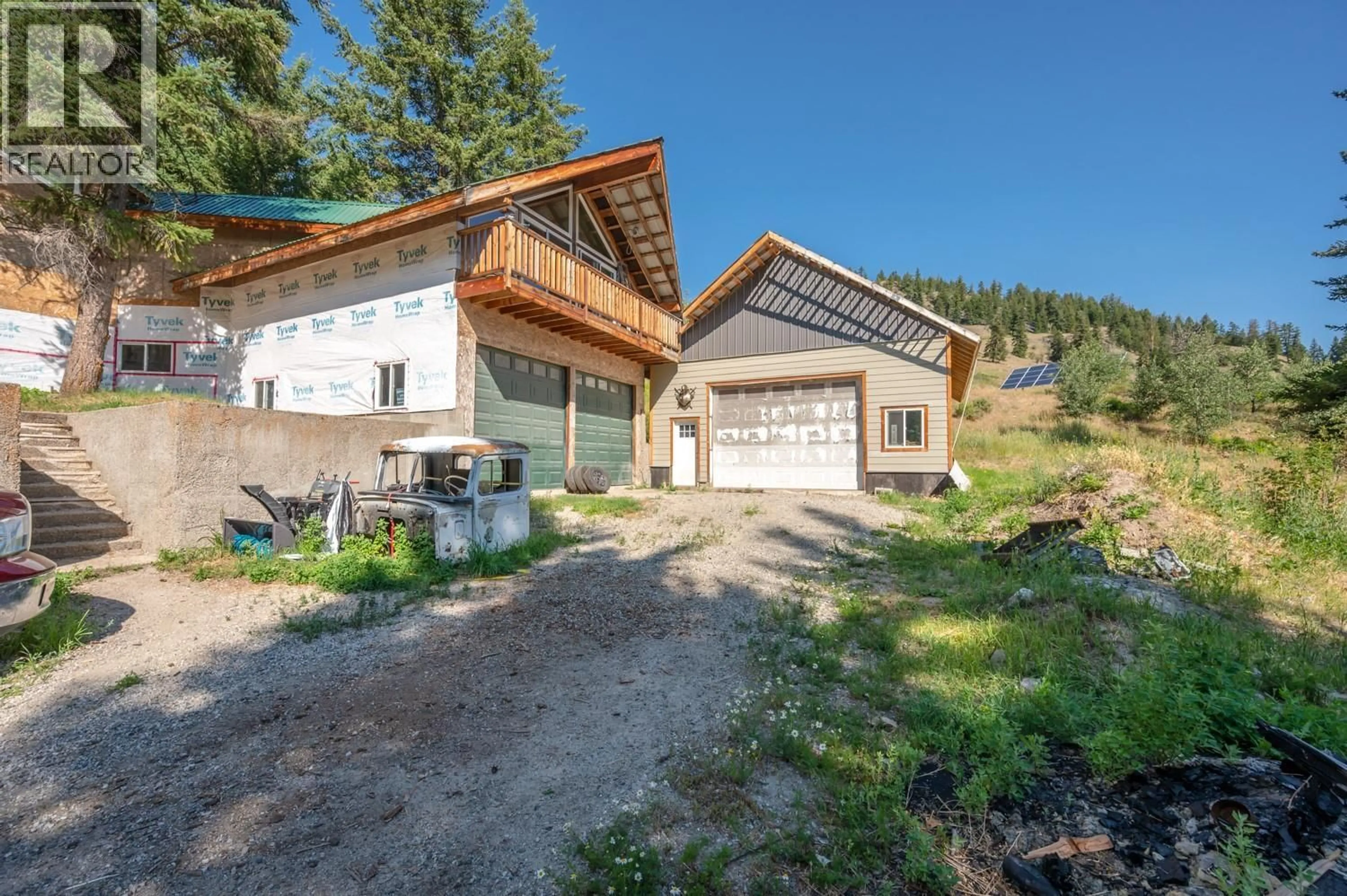 A pic from outside/outdoor area/front of a property/back of a property/a pic from drone, unknown for 842 GRAND ORO ROAD, Kaleden British Columbia V0H1K0