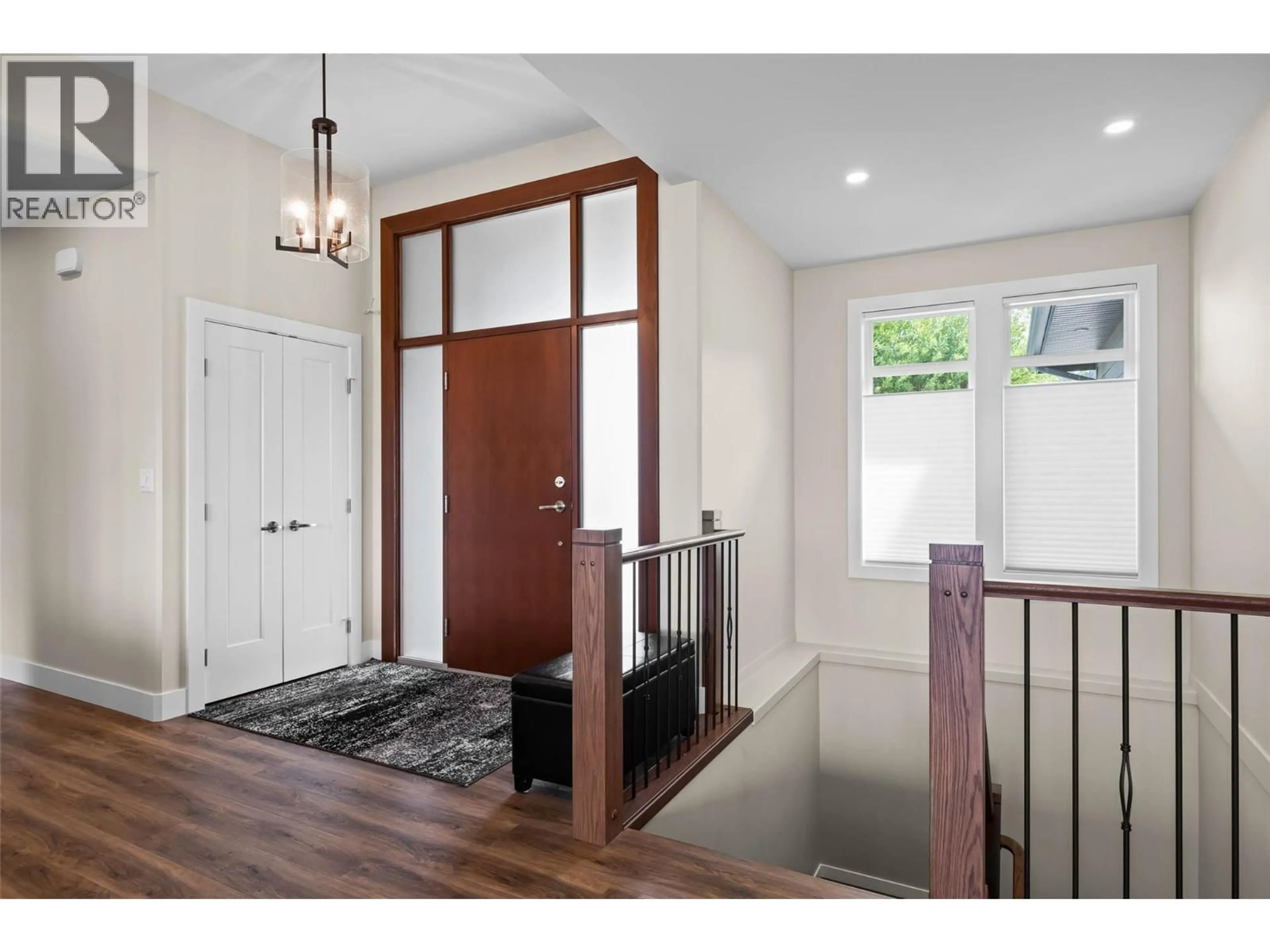 Indoor entryway for 180 RUE CHEVAL NOIR OTHER, Kamloops British Columbia V1S0B3