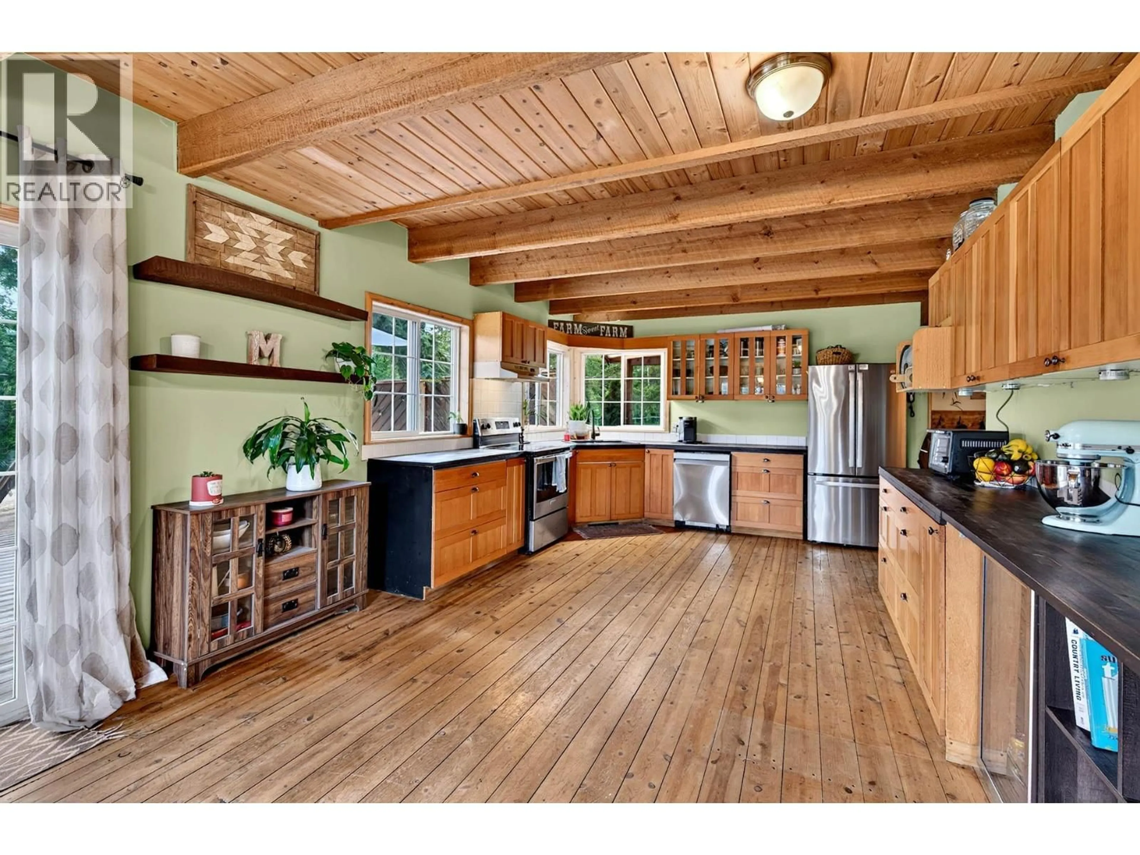Rustic kitchen, unknown for 230 SUNSHINE VALLEY ROAD, Clearwater British Columbia V0E1N2