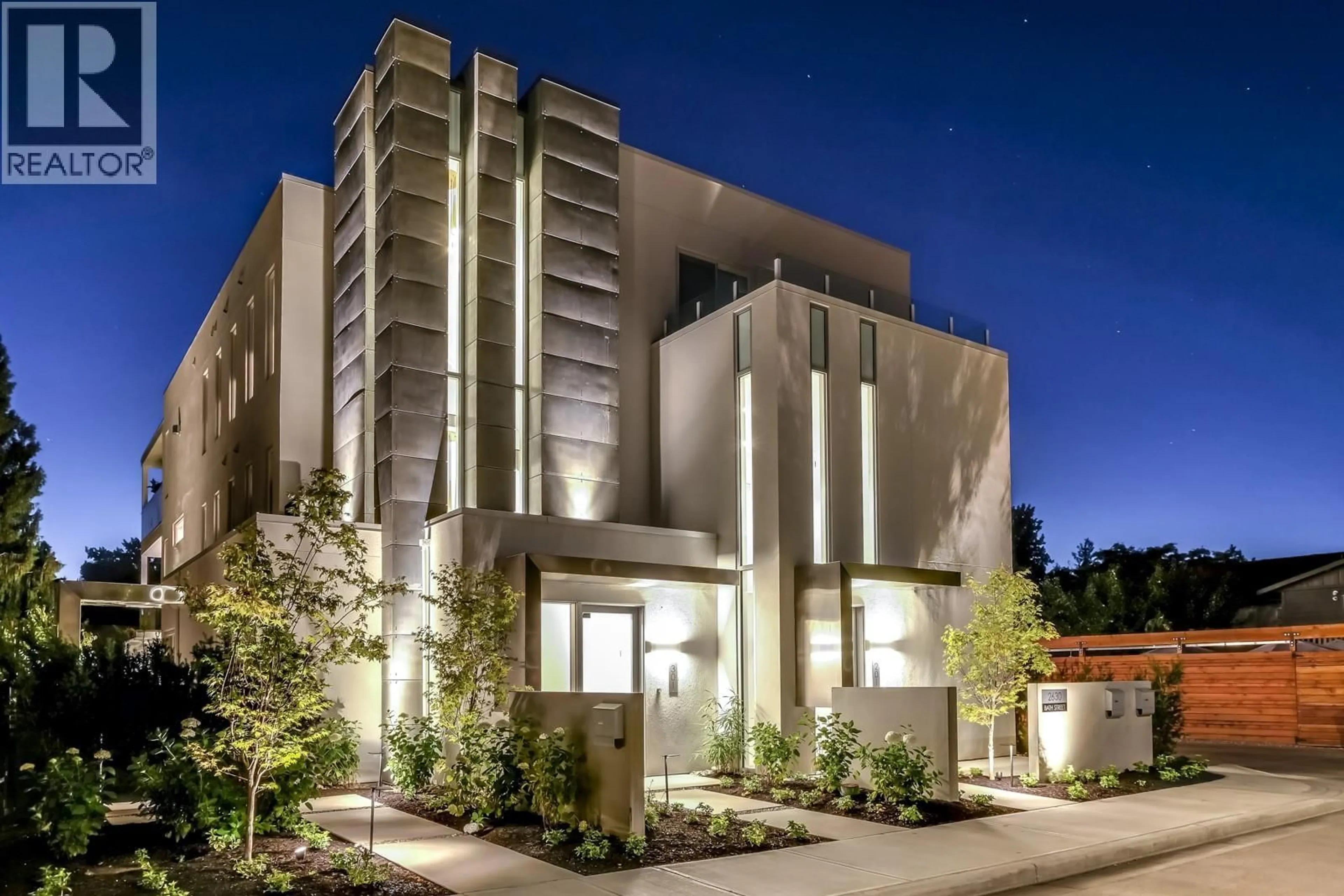 Patio, building for 201 - 2630 BATH STREET, Kelowna British Columbia V1Y1M2