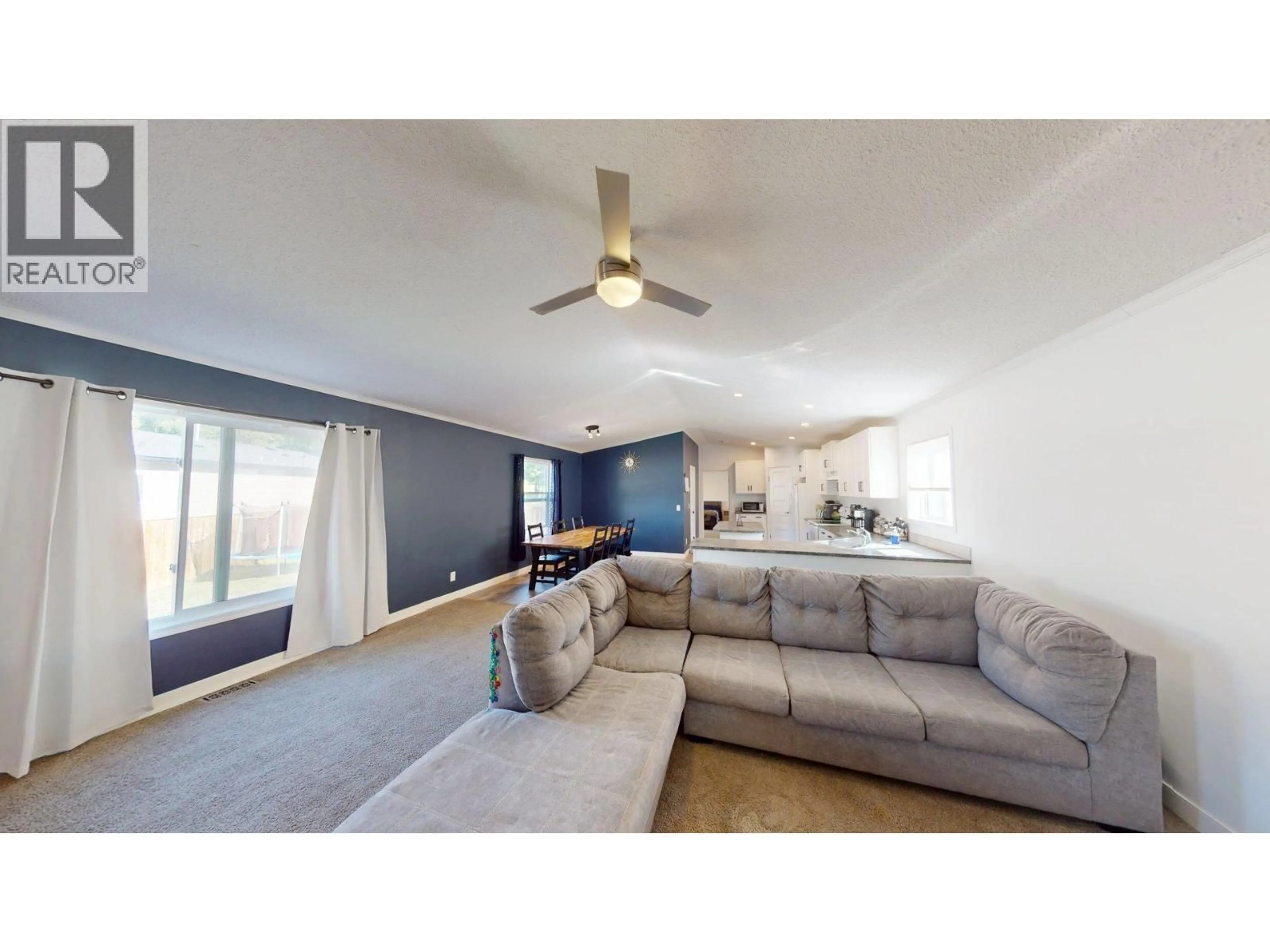 Living room with furniture, unknown for 18 - 42 WILDERNESS HEIGHTS DRIVE, Elkford British Columbia V0B1H0