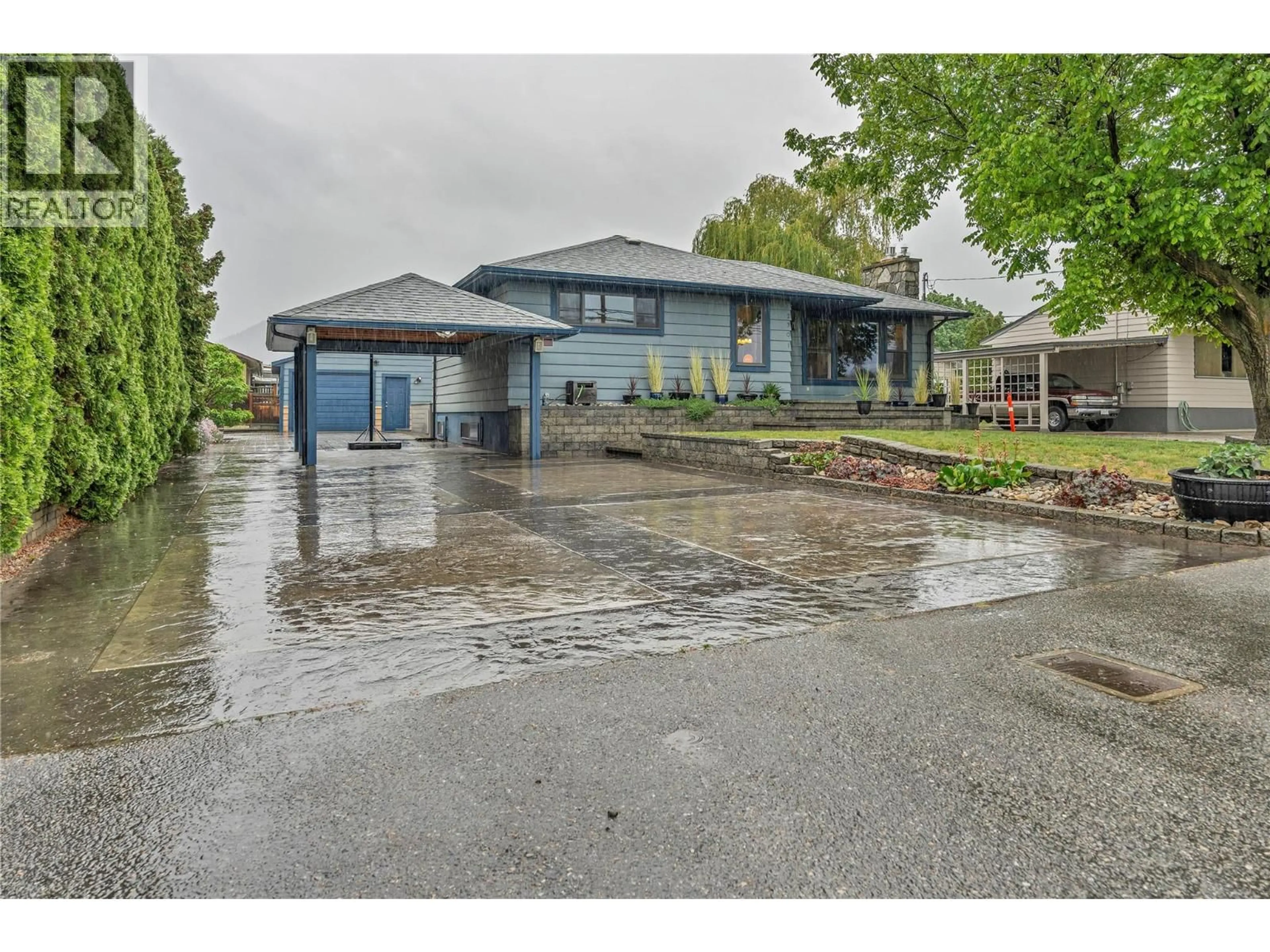 A pic from outside/outdoor area/front of a property/back of a property/a pic from drone, street for 2301 TAIT STREET, Summerland British Columbia V0H1Z4