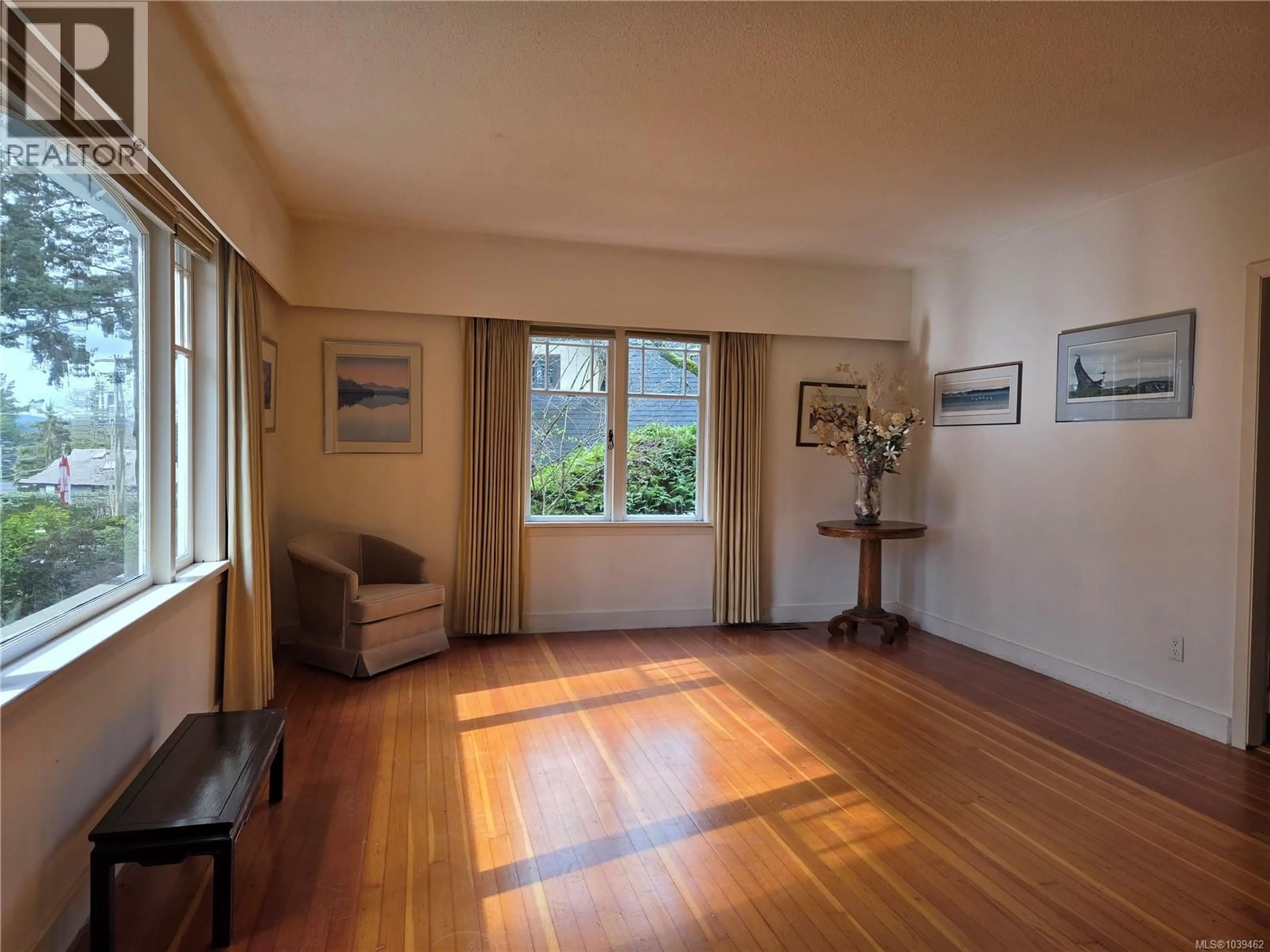 A pic of a room for 1254 BURNSIDE ROAD WEST, View Royal British Columbia V8Z1N9