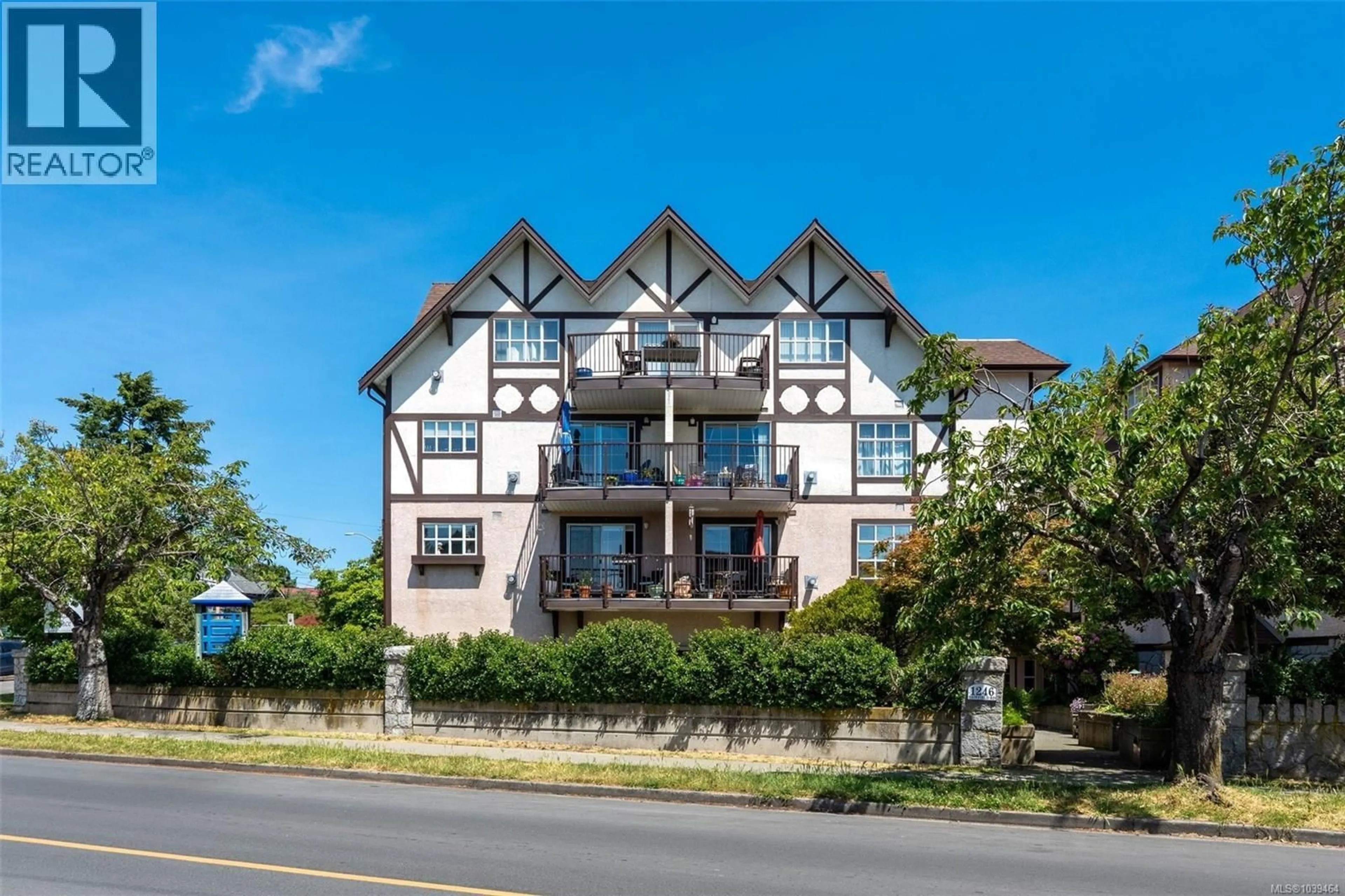 Unknown for 202 - 1246 FAIRFIELD ROAD, Victoria British Columbia V8V3B5