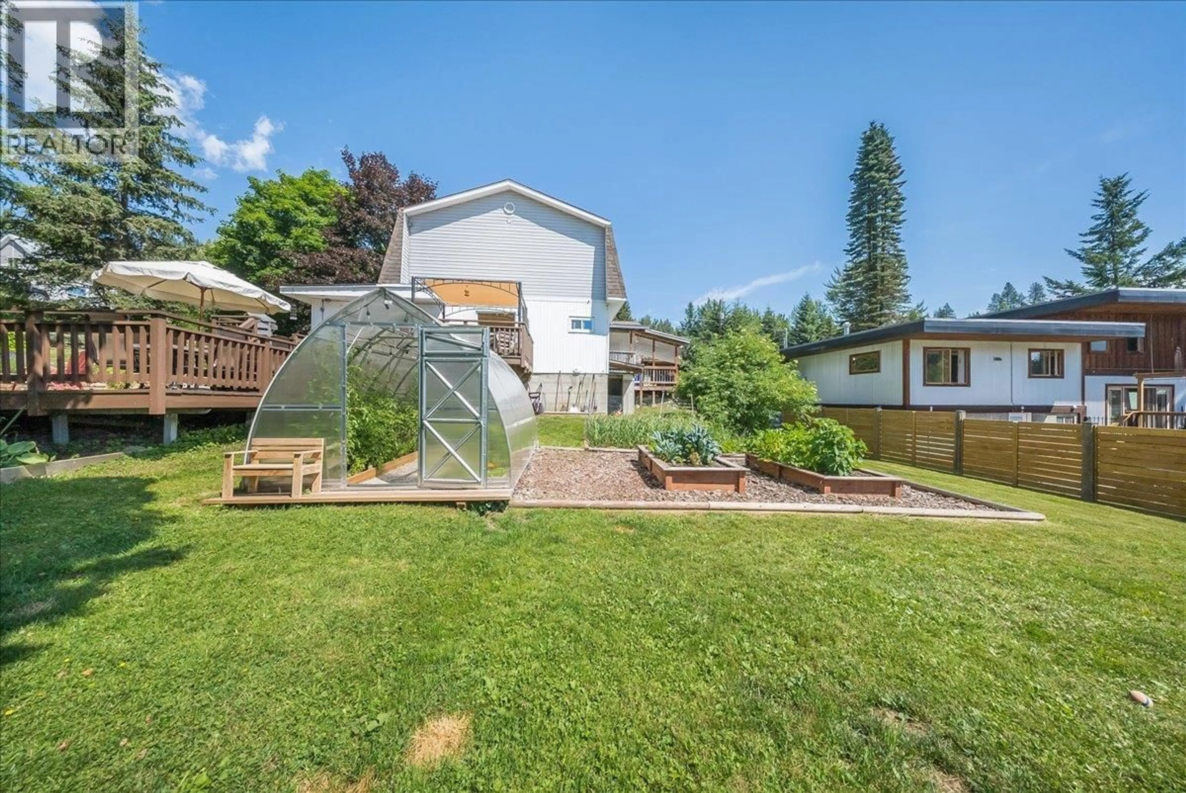 Patio, mountain view for 1517 KOOTENAY AVENUE, Rossland British Columbia V0G1Y0