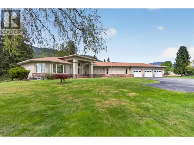 1200 TRANS CANADA HIGHWAY, Sicamous 2