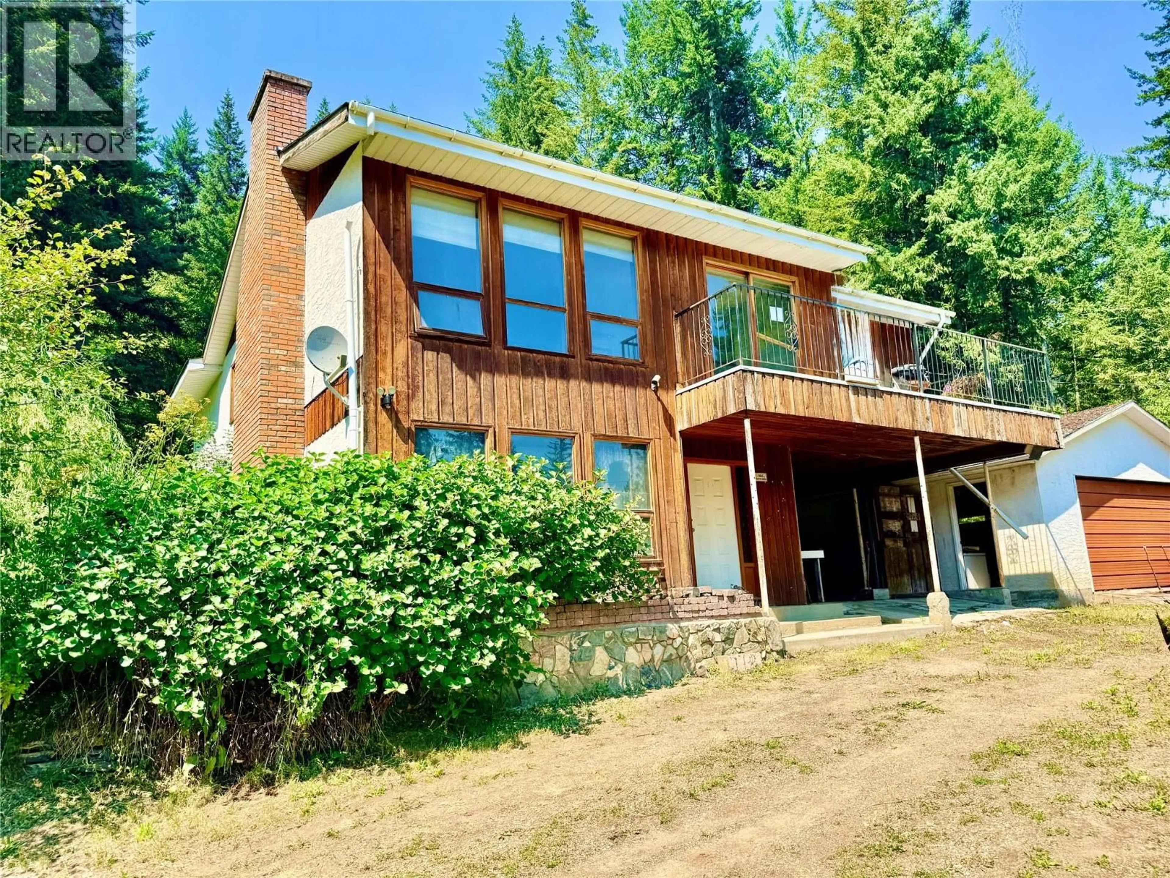 A pic from outside/outdoor area/front of a property/back of a property/a pic from drone, unknown for 3332 LAKEVIEW HEIGHTS DRIVE, Sorrento British Columbia V0E2W1