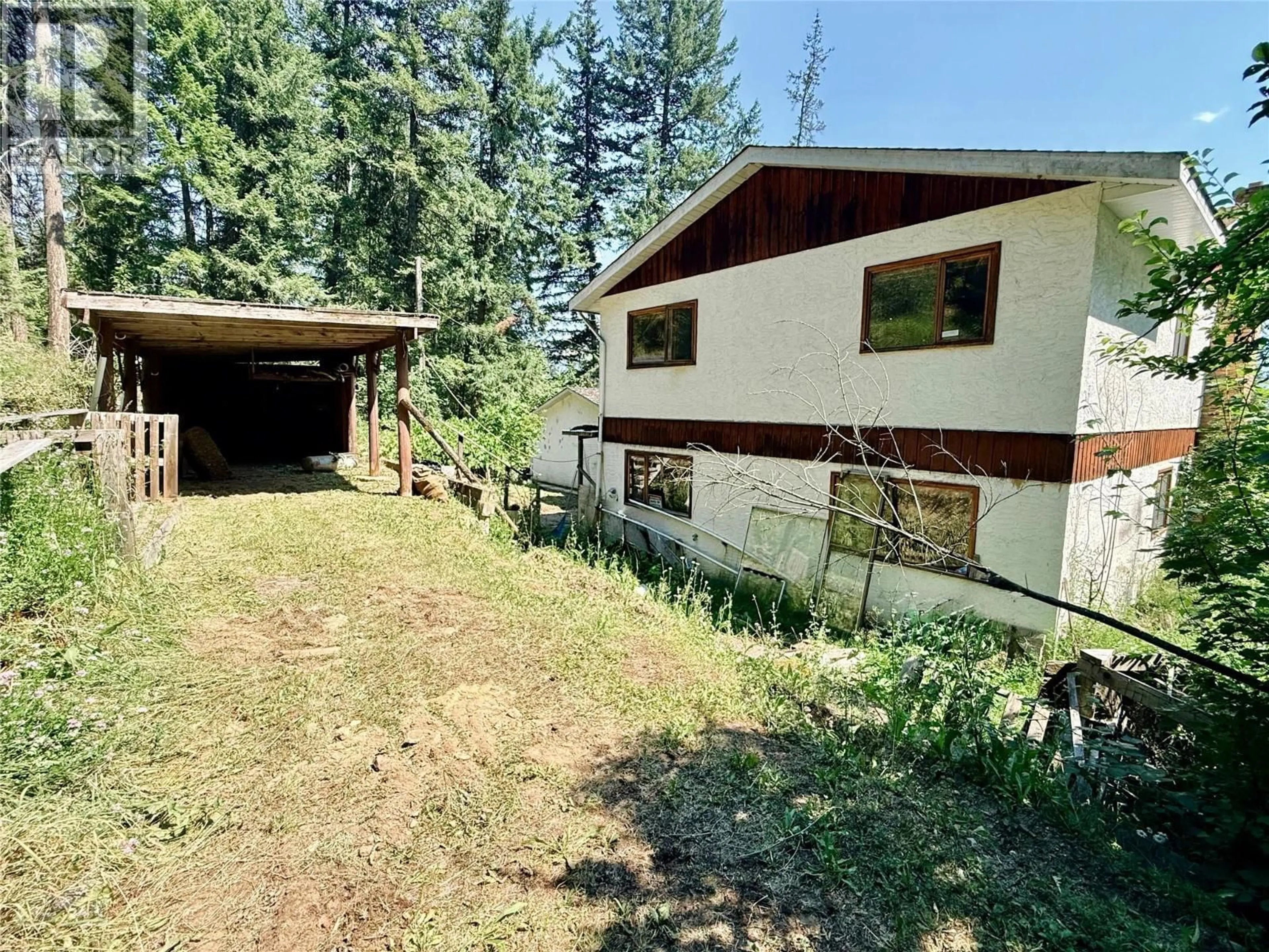 A pic from outside/outdoor area/front of a property/back of a property/a pic from drone, forest/trees view for 3332 LAKEVIEW HEIGHTS DRIVE, Sorrento British Columbia V0E2W1