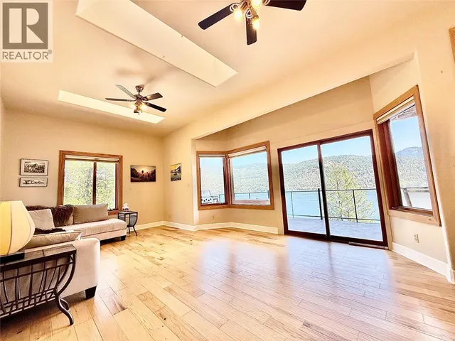 2186 WEST LAKE DRIVE, Christina Lake 5
