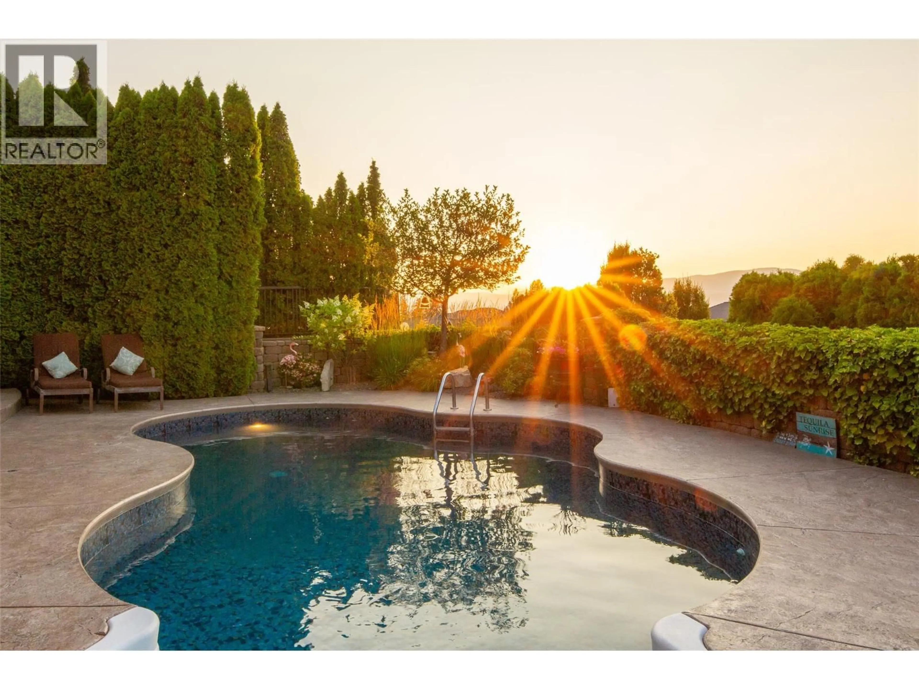 Pool for 670 DEVONIAN AVENUE, Kelowna British Columbia V1W5C2