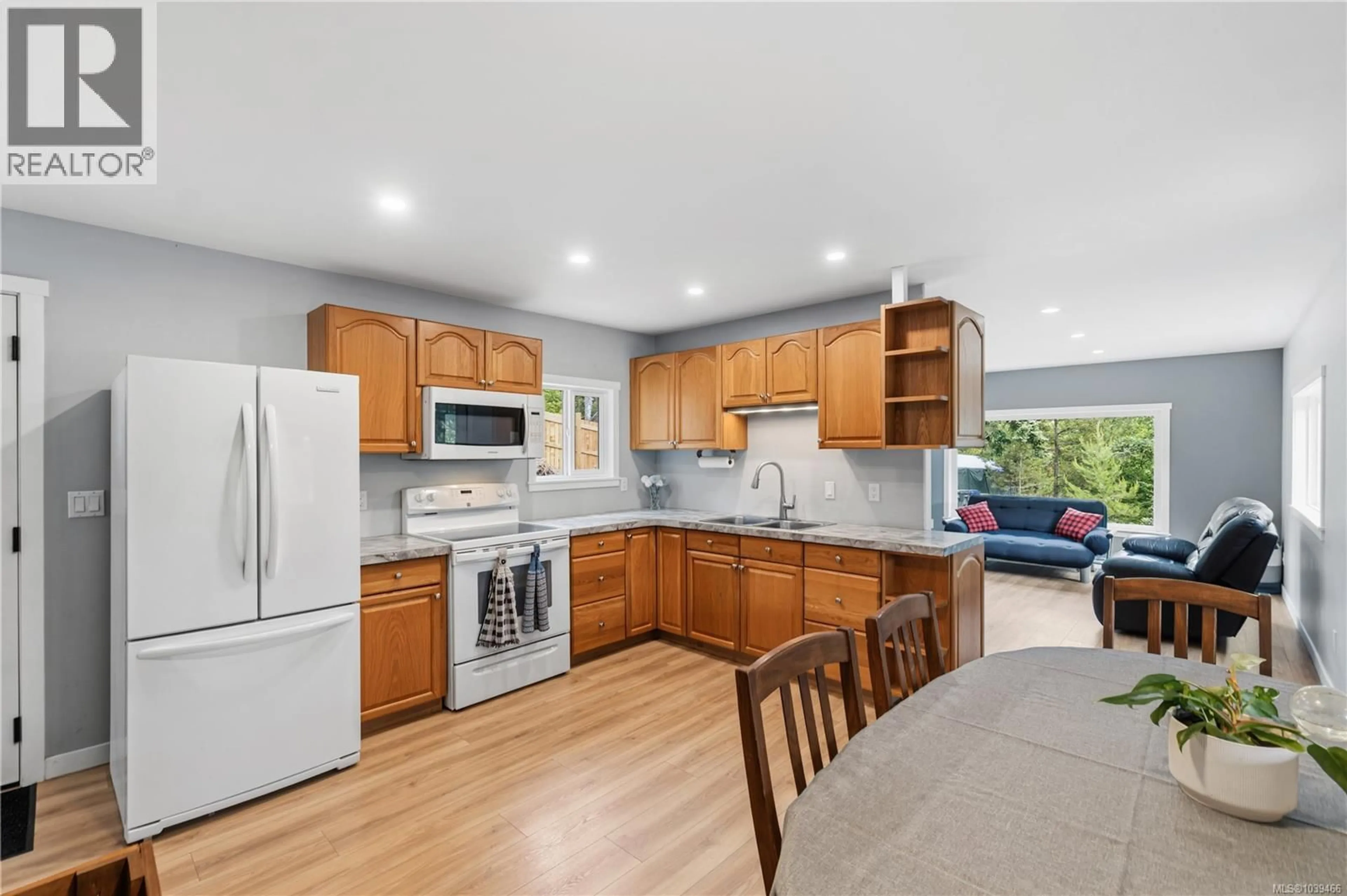 Open concept kitchen, unknown for 3840 MELROSE ROAD, Qualicum Beach British Columbia V9K2M9