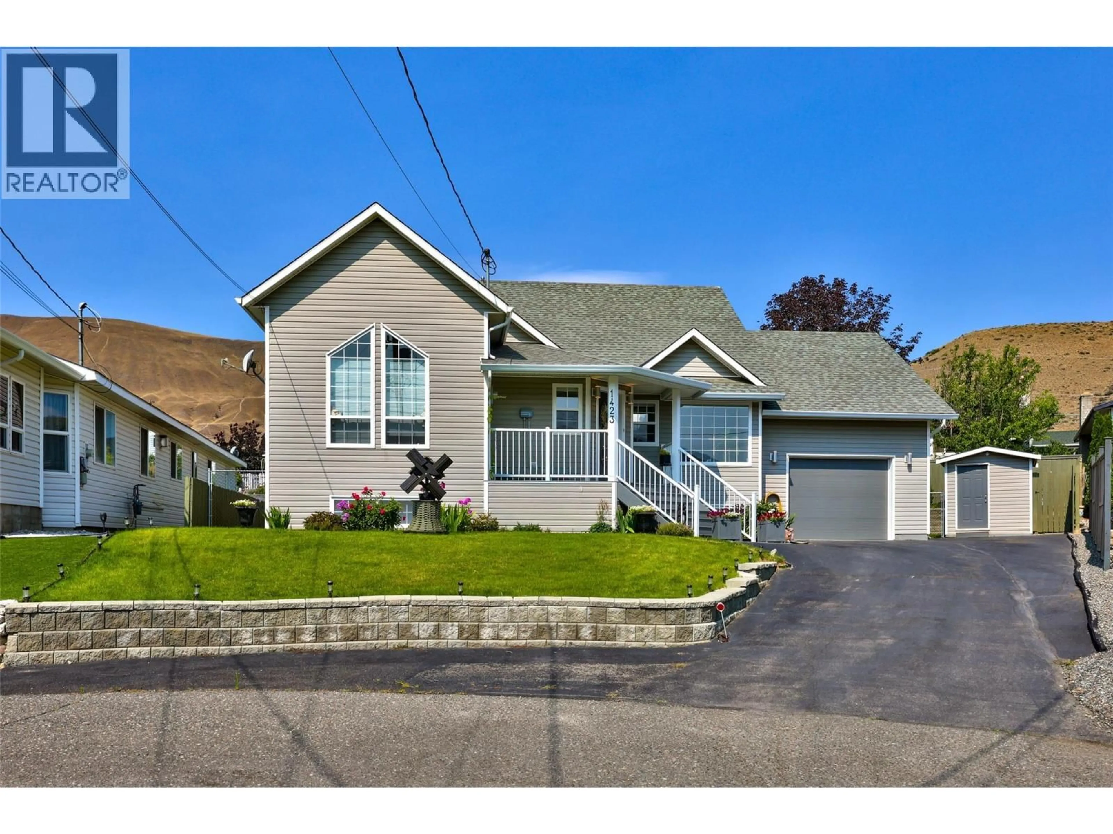 Home with vinyl exterior material, street for 1423 PEARS PLACE, Ashcroft British Columbia V0K1A0