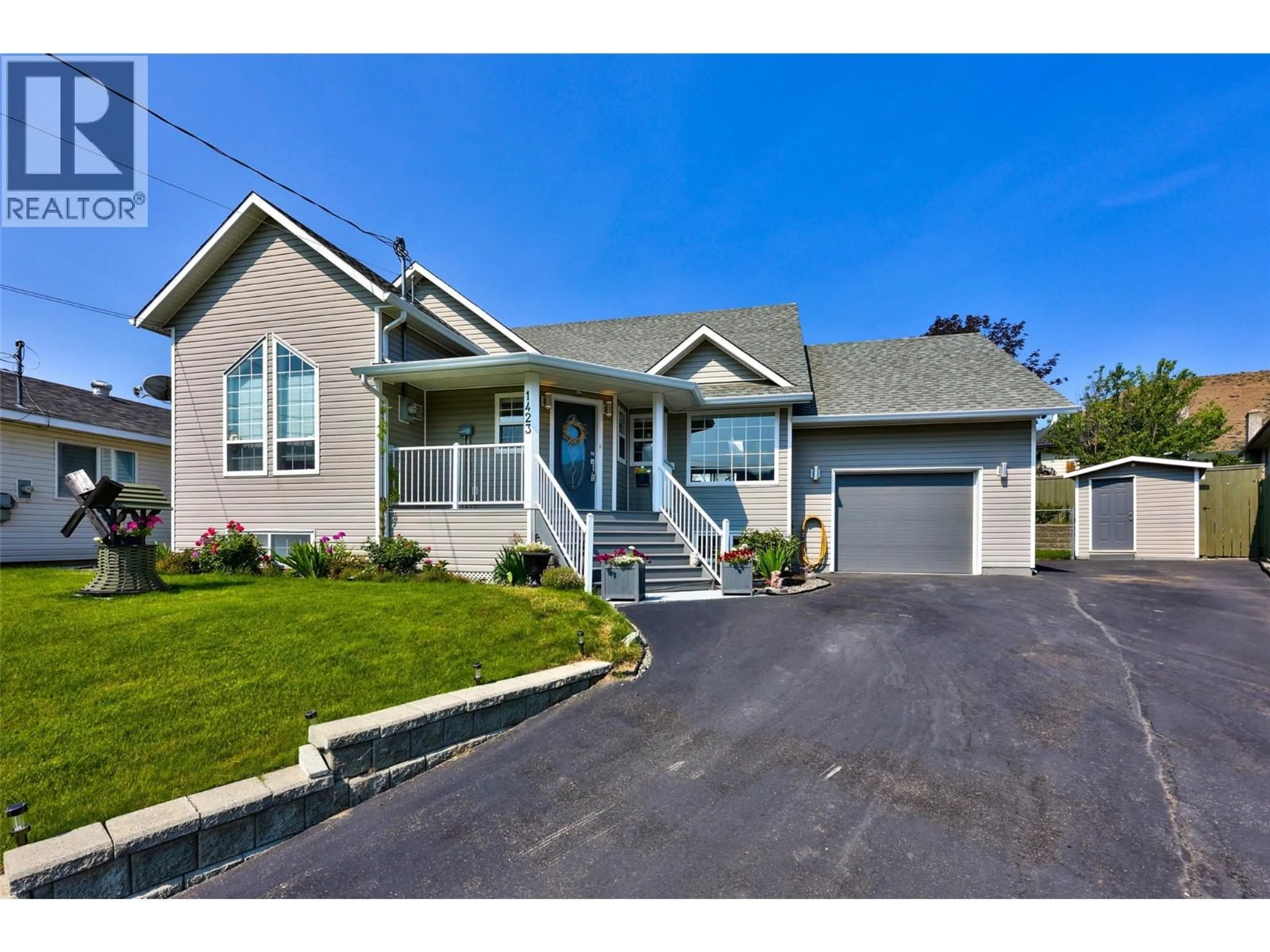 Home with vinyl exterior material, street for 1423 PEARS PLACE, Ashcroft British Columbia V0K1A0