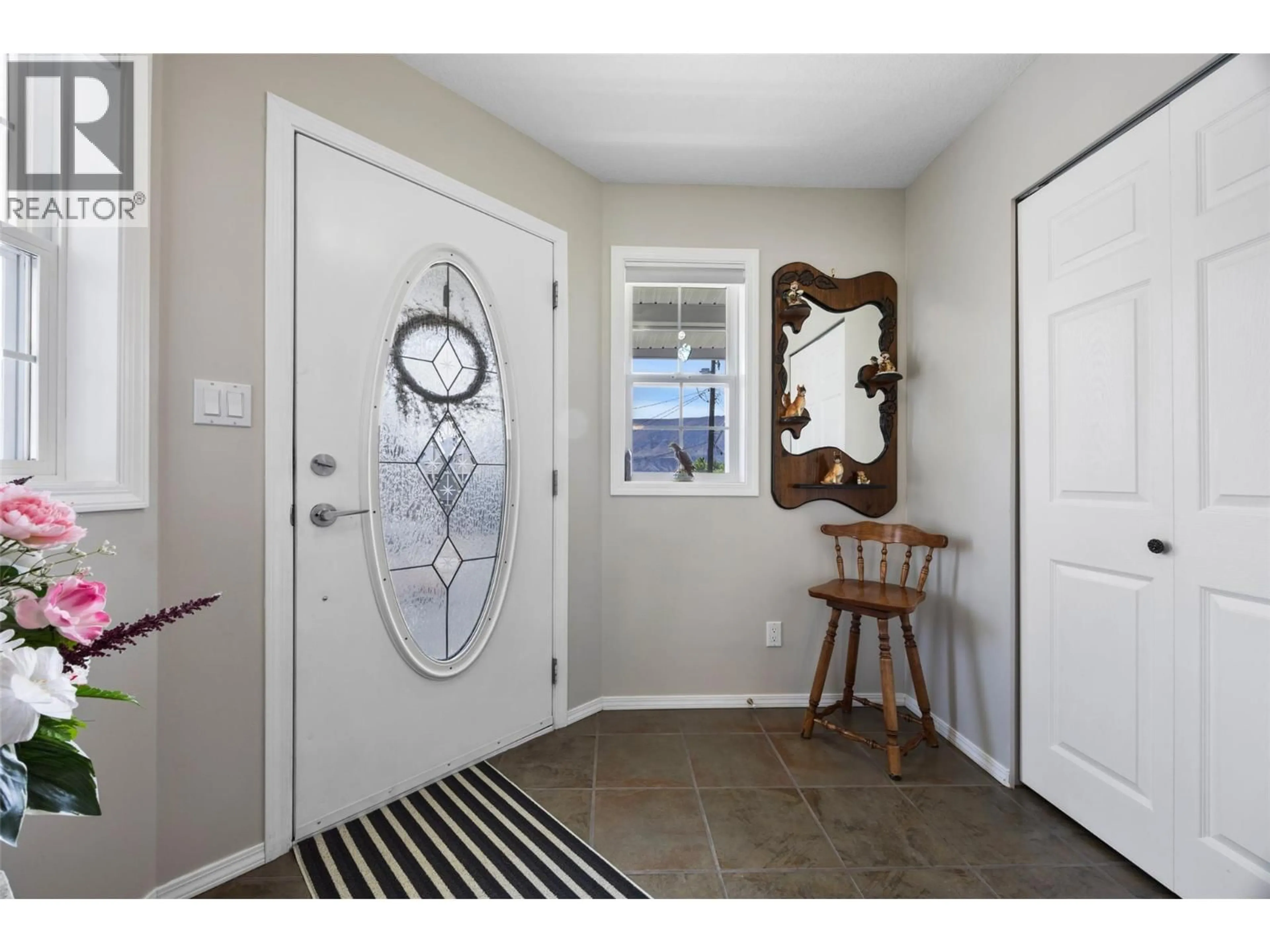 Indoor entryway for 1423 PEARS PLACE, Ashcroft British Columbia V0K1A0