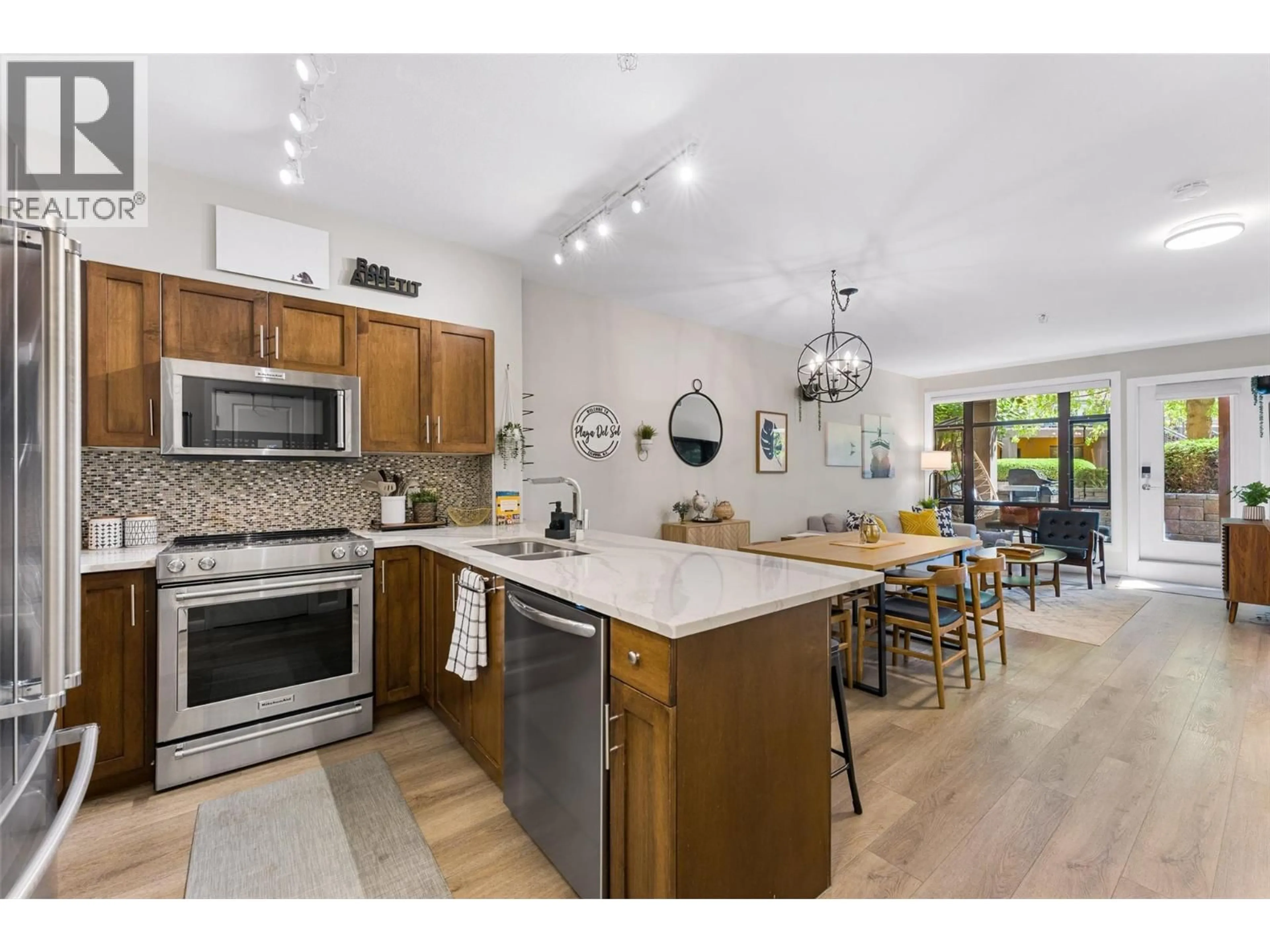 Open concept kitchen, unknown for 338 - 654 COOK ROAD, Kelowna British Columbia V1W3G7