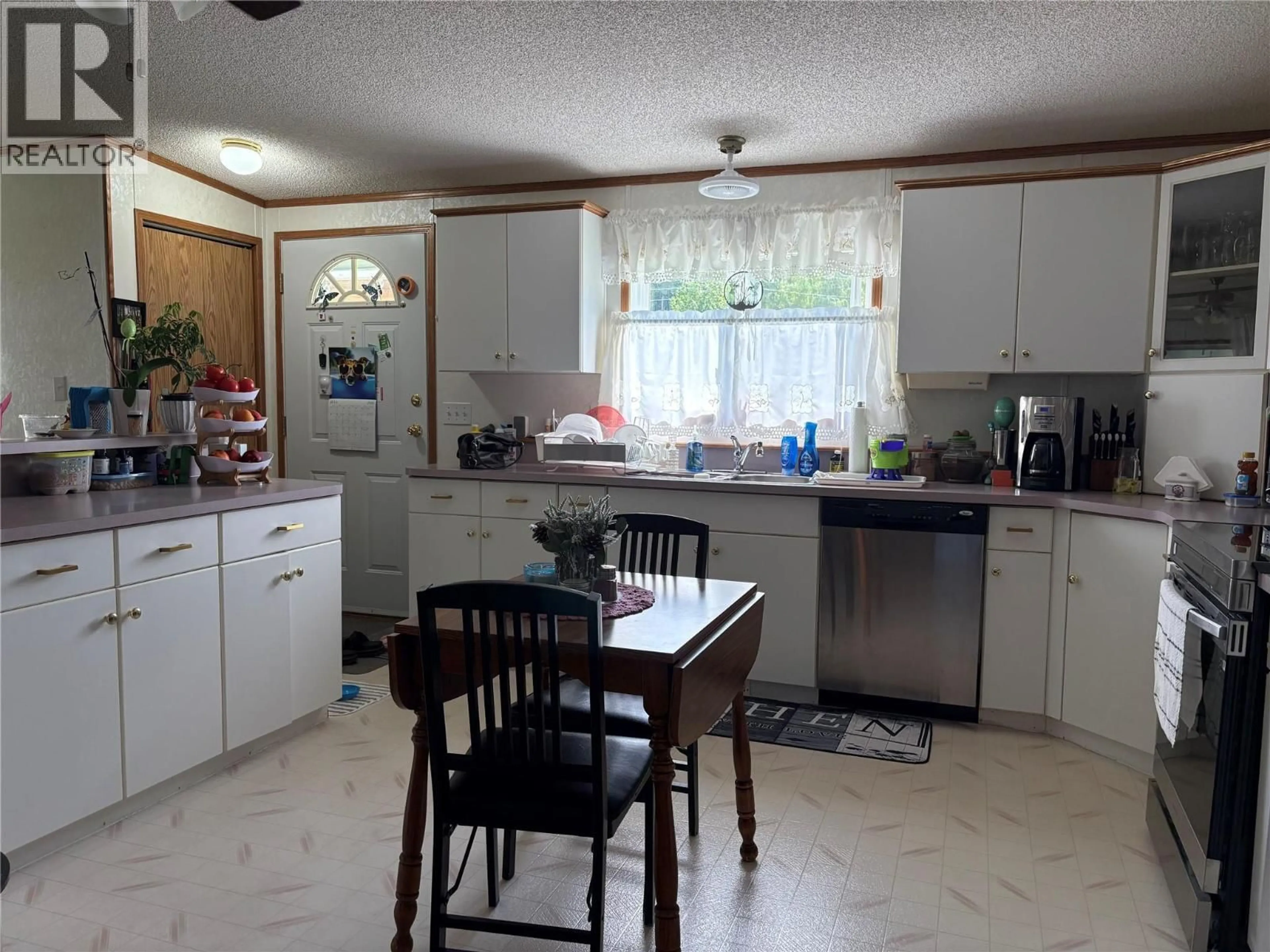 Open concept kitchen, ceramic/tile floor for 25 - 900 GORE STREET, Nelson British Columbia V1L6Z6