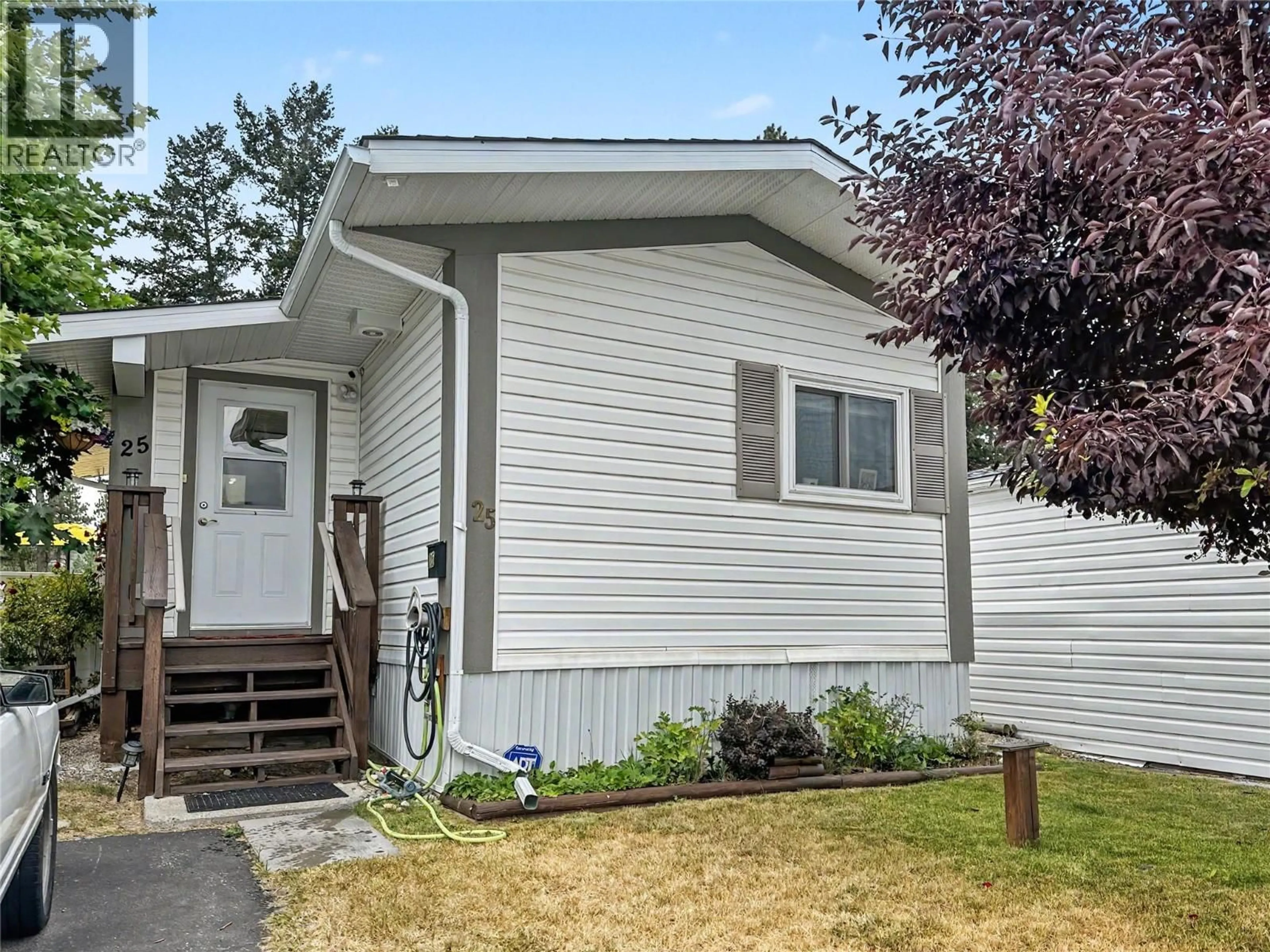 Home with vinyl exterior material, street for 25 - 2321 INDUSTRIAL 2 ROAD, Cranbrook British Columbia V1C6H3