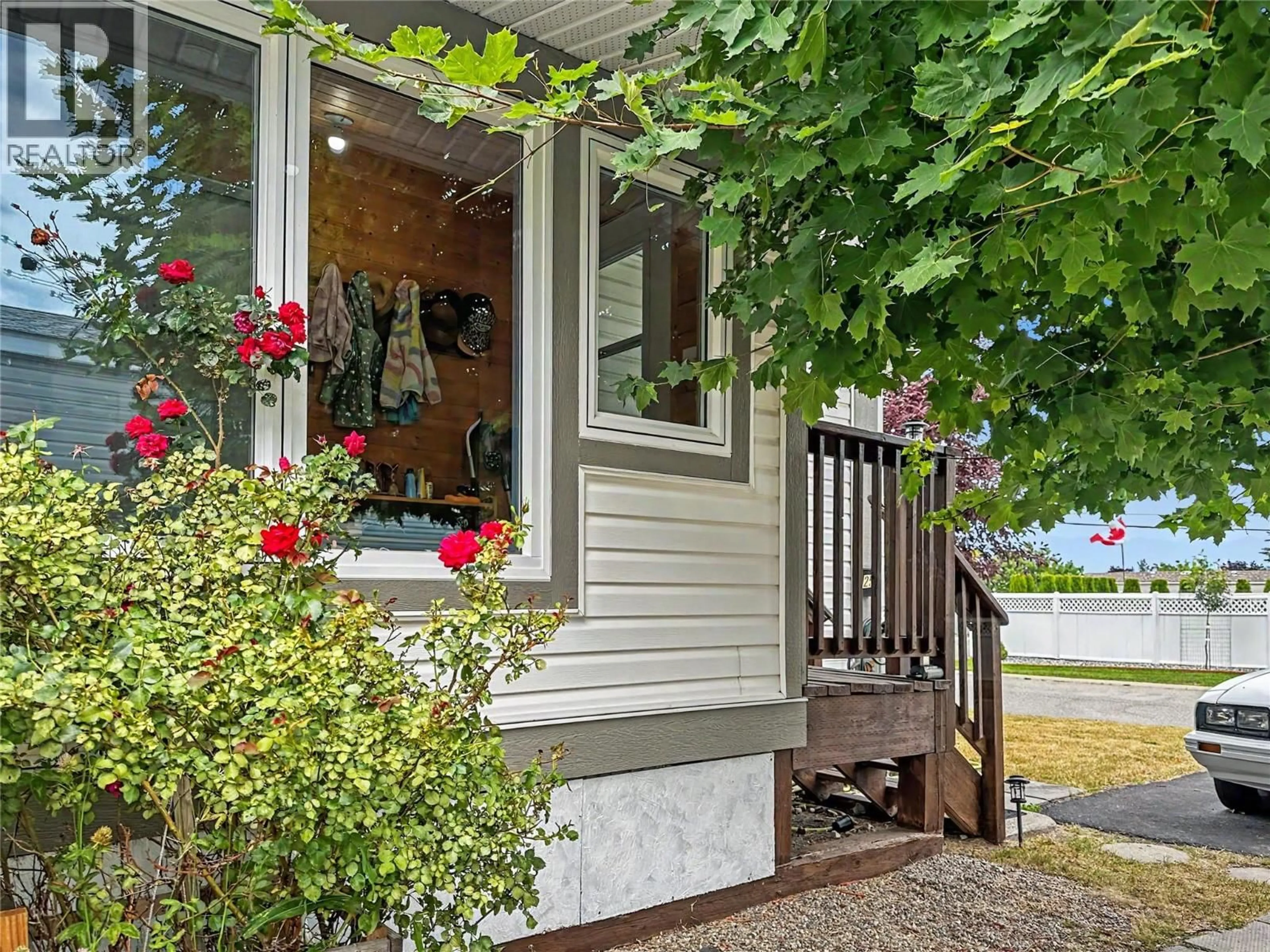 Indoor entryway for 25 - 2321 INDUSTRIAL 2 ROAD, Cranbrook British Columbia V1C6H3
