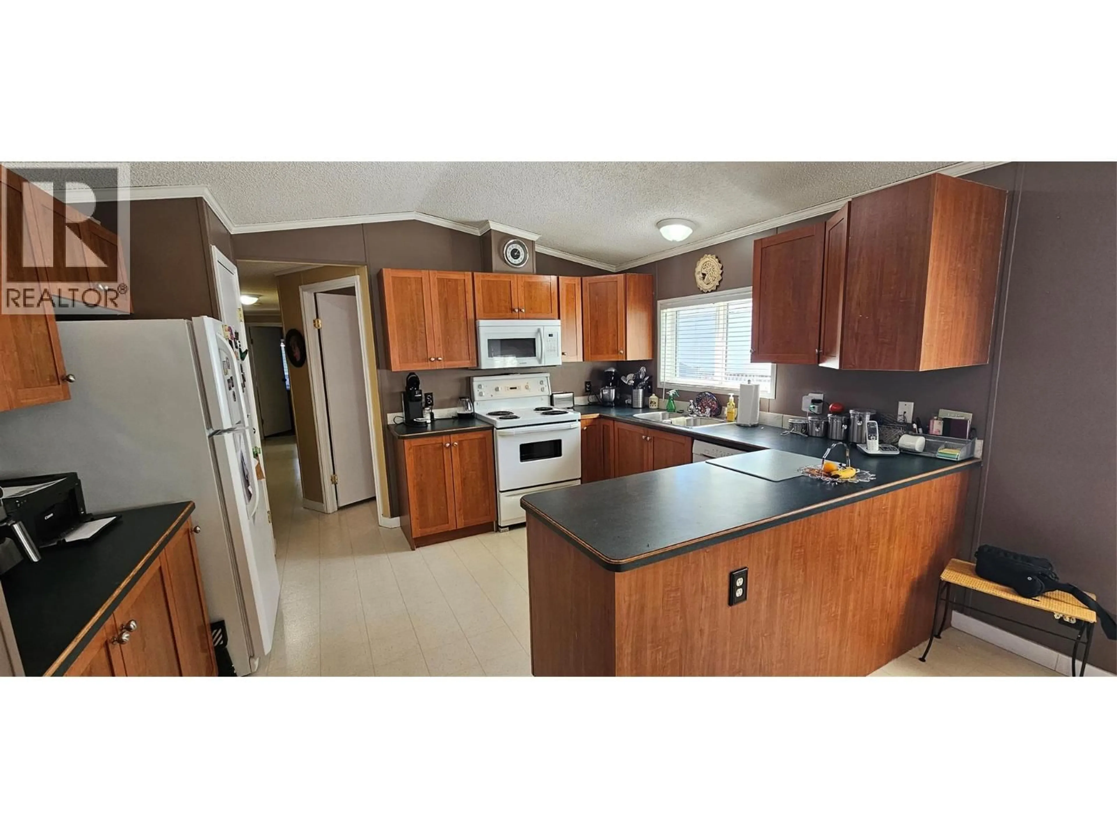 Standard kitchen, ceramic/tile floor for 37 - 100 ASPEN DRIVE, Sparwood British Columbia V0B2G0