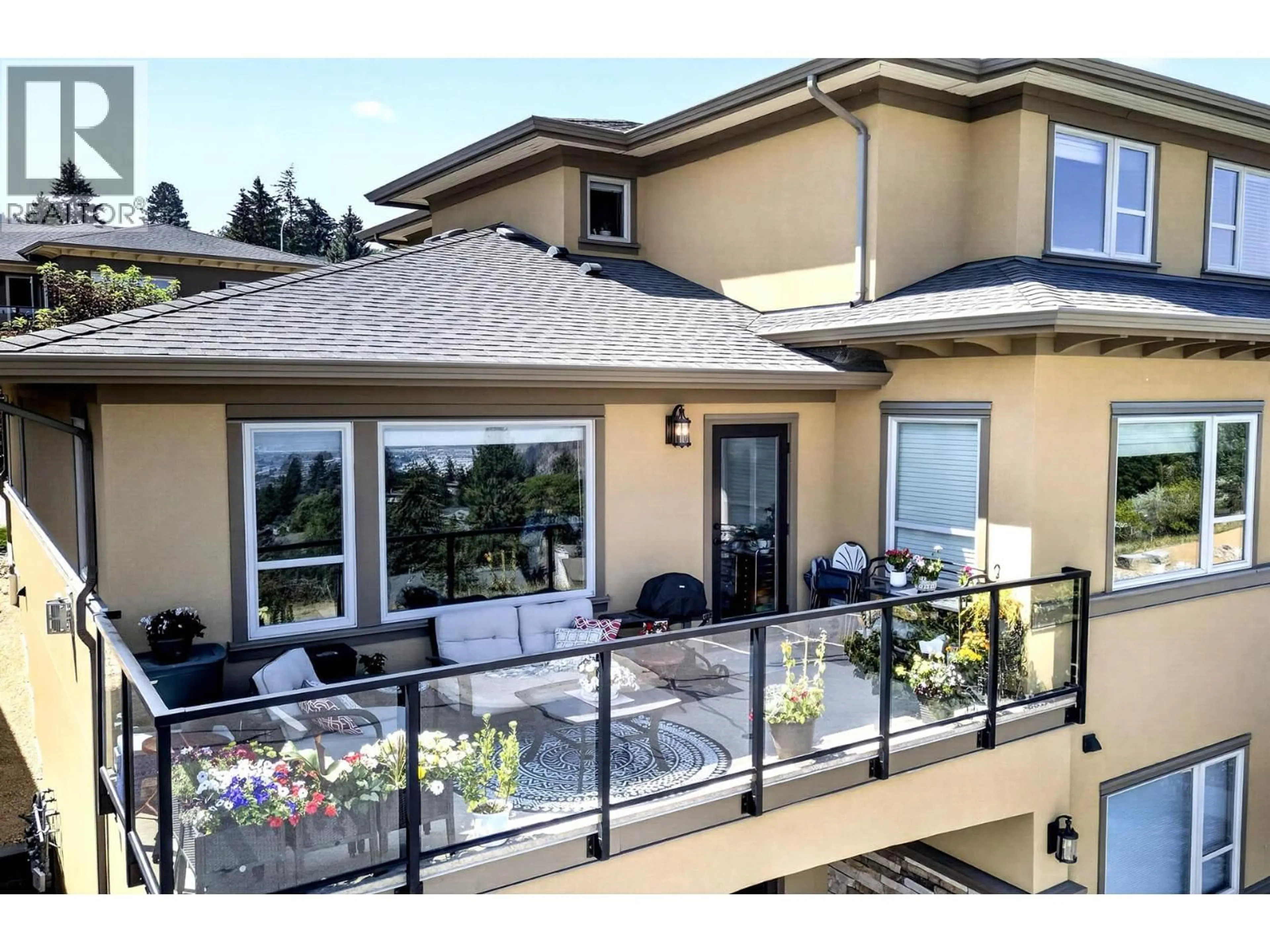 Home with vinyl exterior material, water/lake/river/ocean view for 12 - 2171 VAN HORNE DRIVE, Kamloops British Columbia V1S0E2