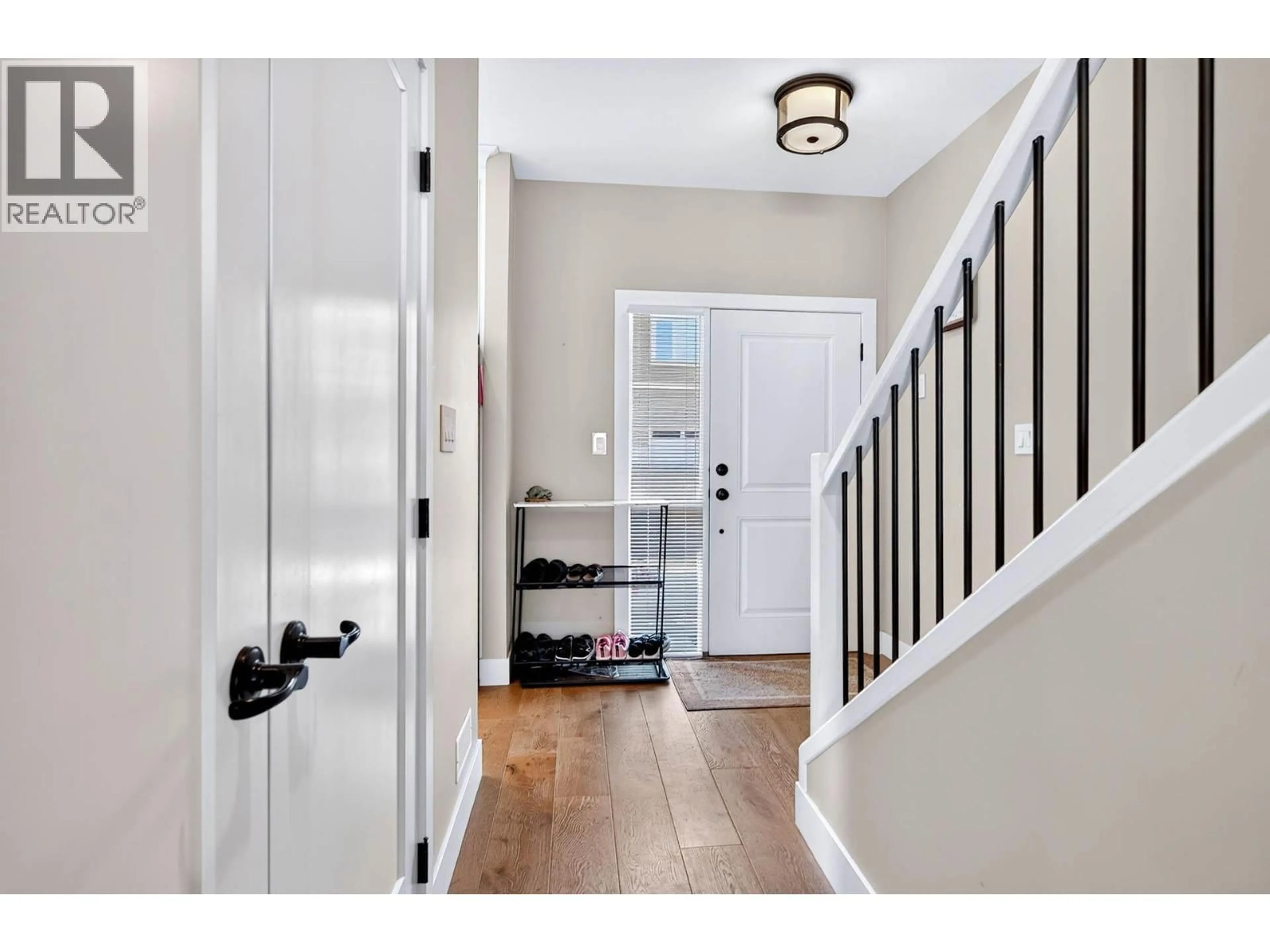 Indoor entryway for 12 - 2171 VAN HORNE DRIVE, Kamloops British Columbia V1S0E2