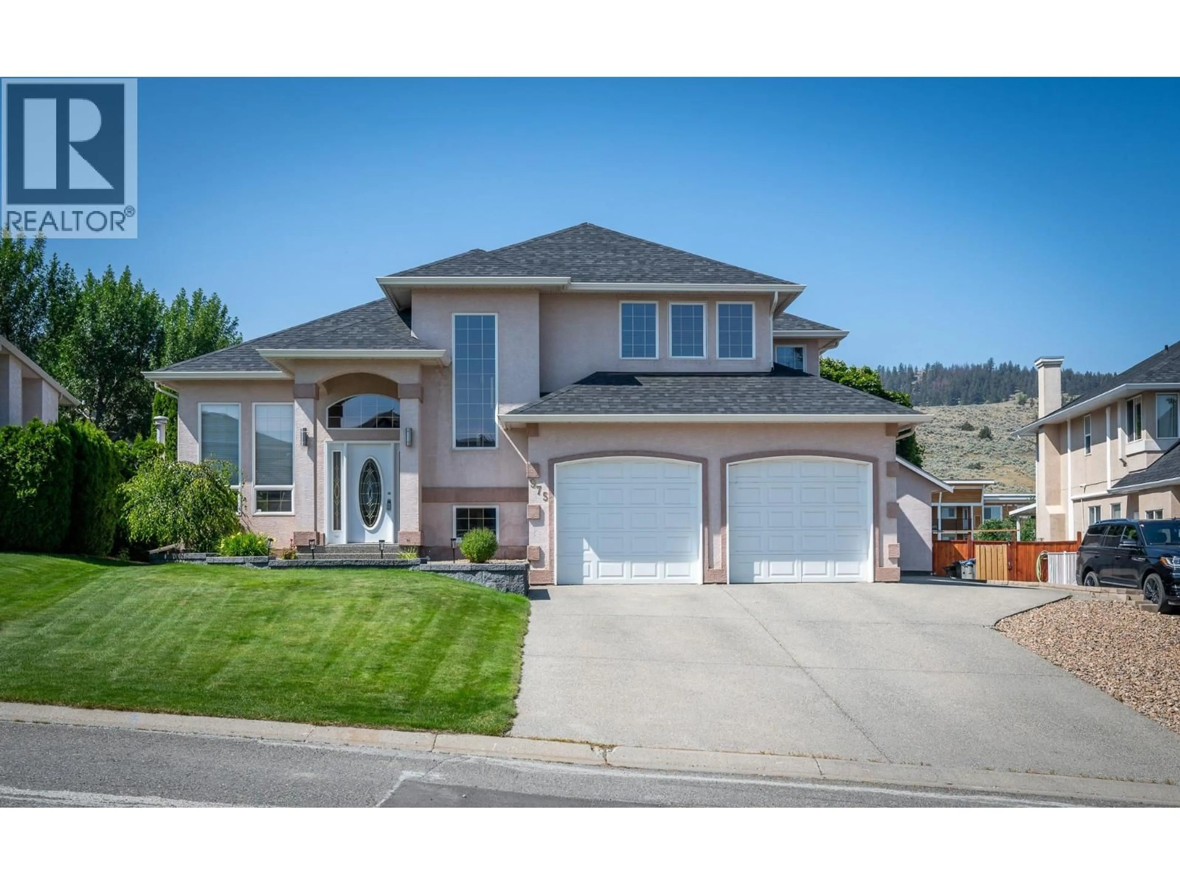 Home with vinyl exterior material, street for 975 REGENT CRESCENT, Kamloops British Columbia V1S1W9