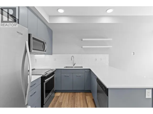 210 - 722 VALLEY ROAD, Kelowna 2