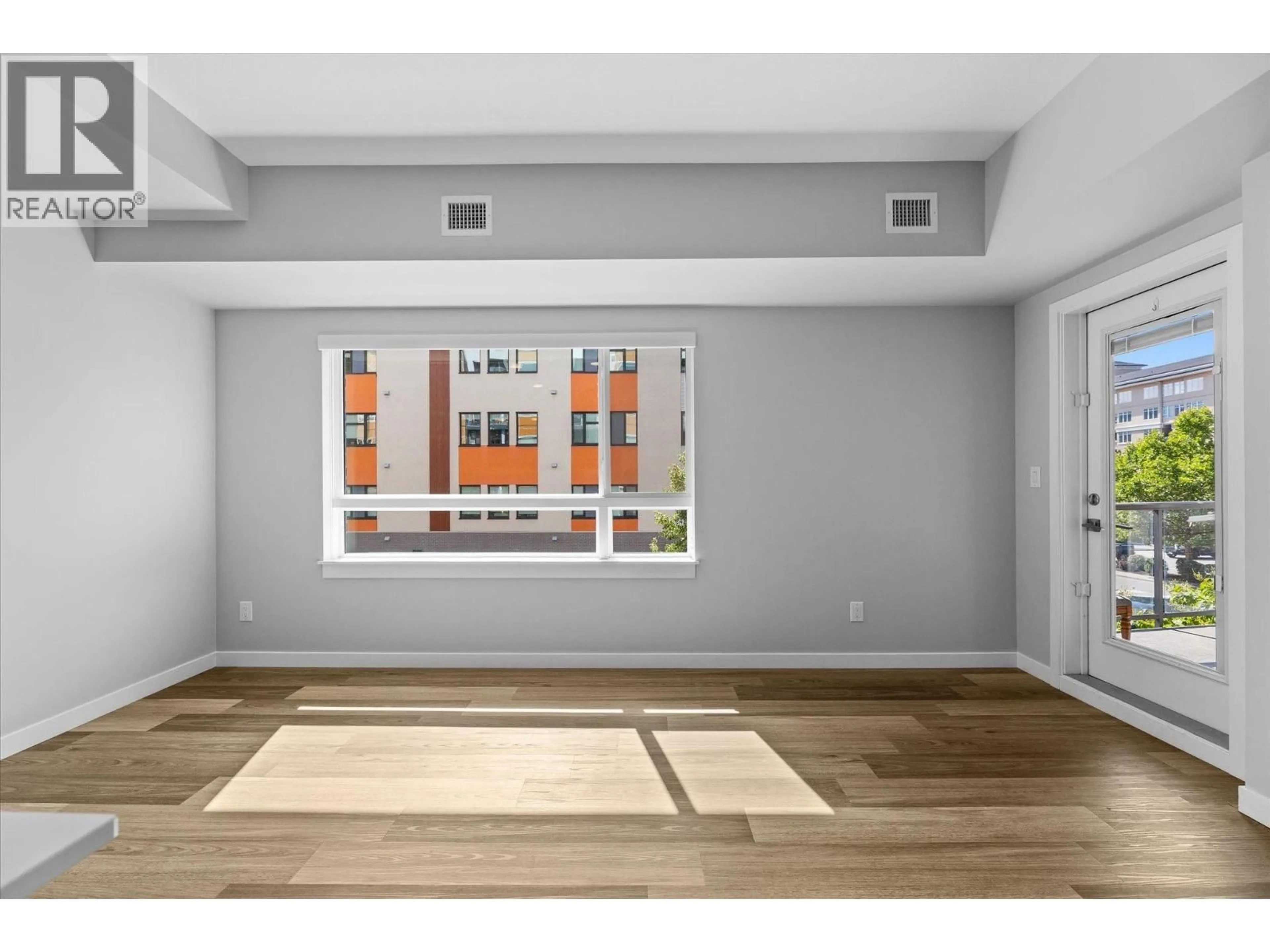 Indoor entryway for 210 - 722 VALLEY ROAD, Kelowna British Columbia V1V0E2