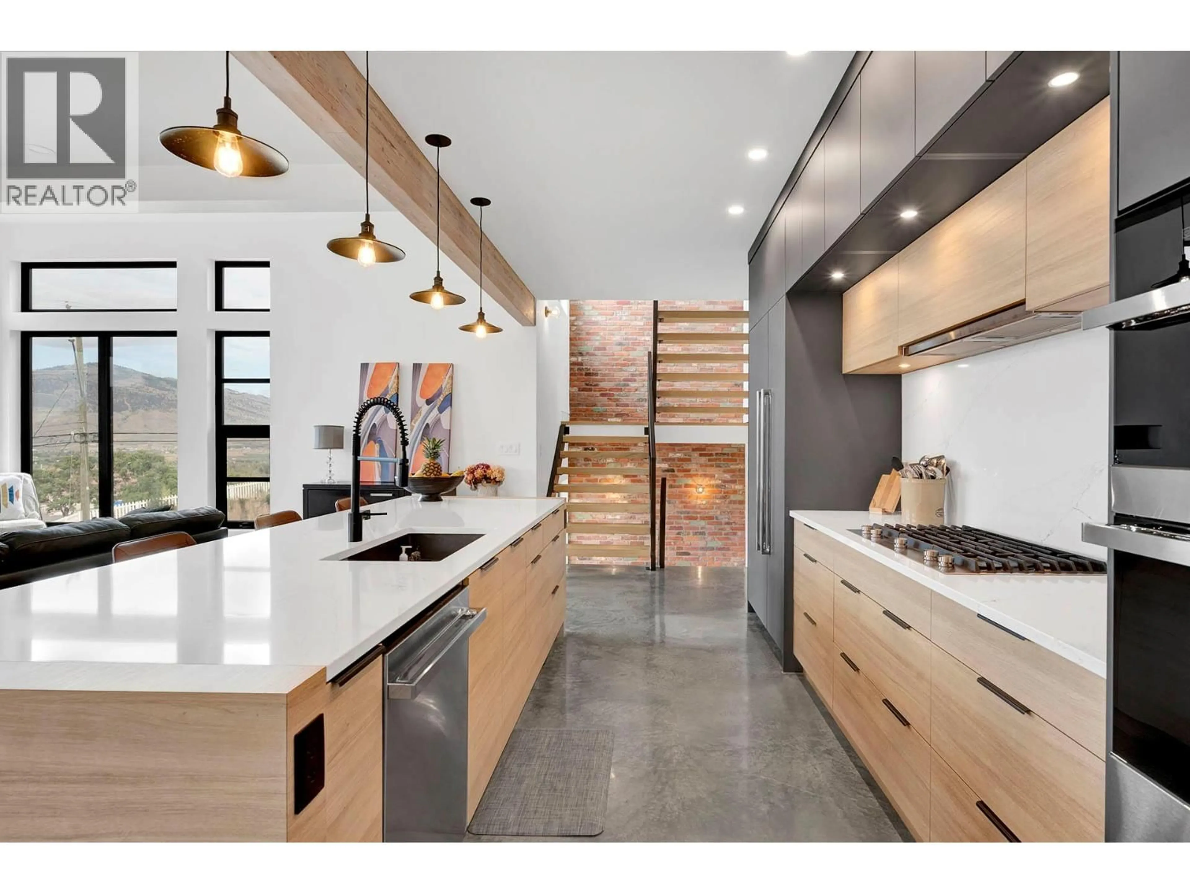 Contemporary kitchen, unknown for 887 FERNIE ROAD, Kamloops British Columbia V2C1B4