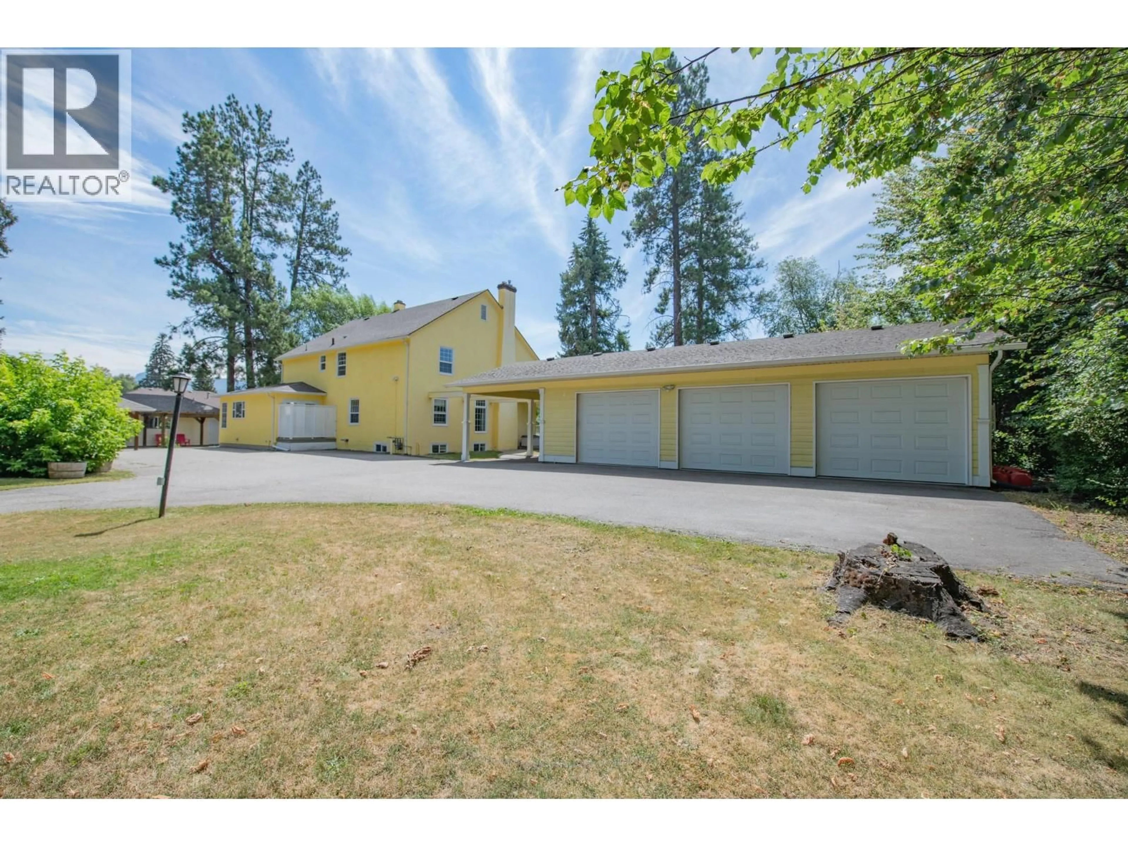 A pic from outside/outdoor area/front of a property/back of a property/a pic from drone, unknown for 1851 MILLER STREET, Lumby British Columbia V0E2G0