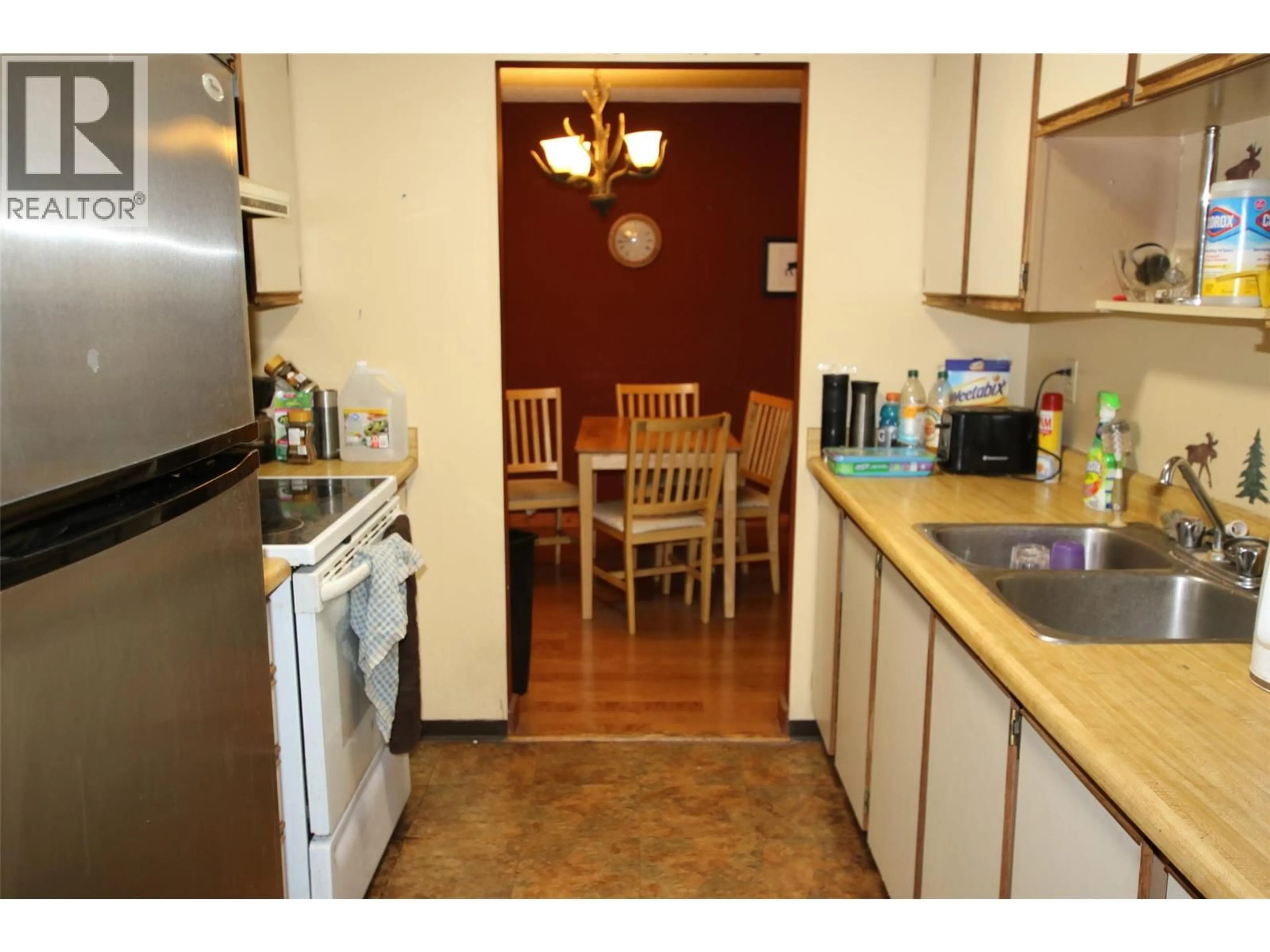 Standard kitchen, unknown for 206 - 195 CHAMBERLAIN CRESCENT, Tumbler Ridge British Columbia V0C2W0