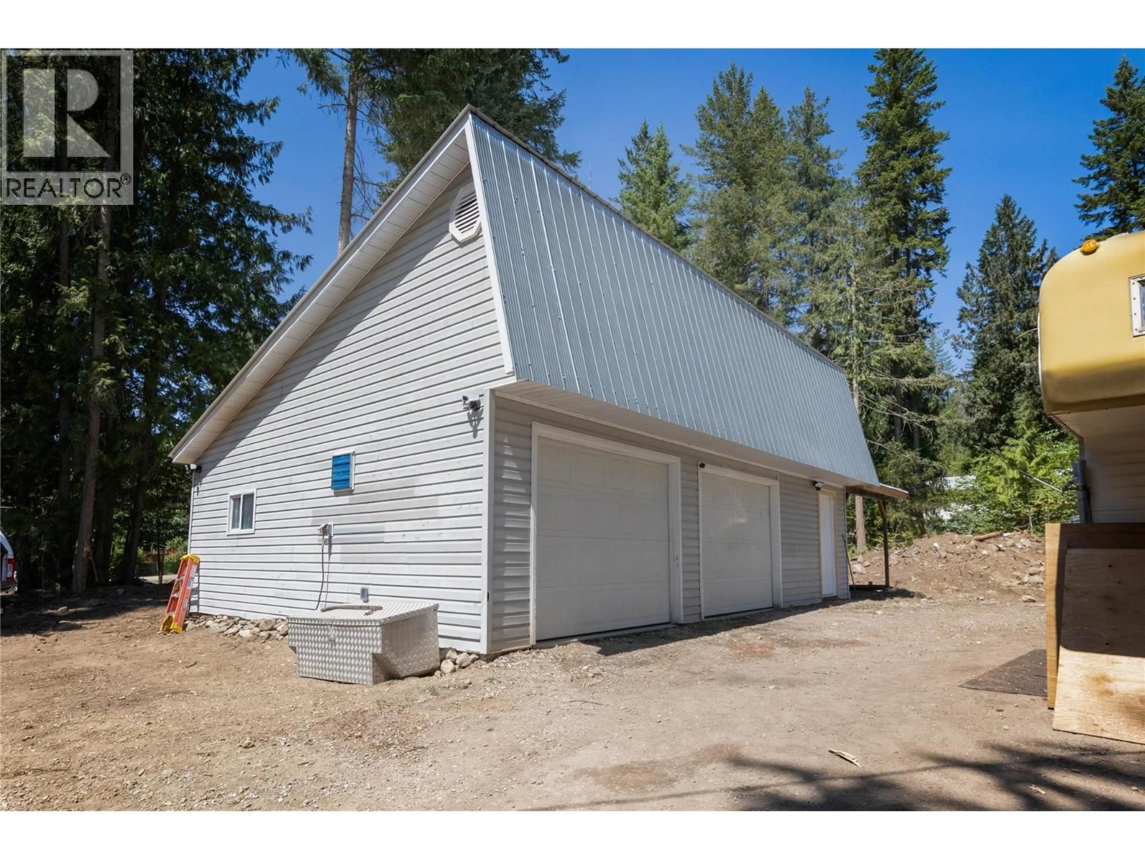 Indoor garage for 73 WATERSHED ROAD, Enderby British Columbia V4Y4K5