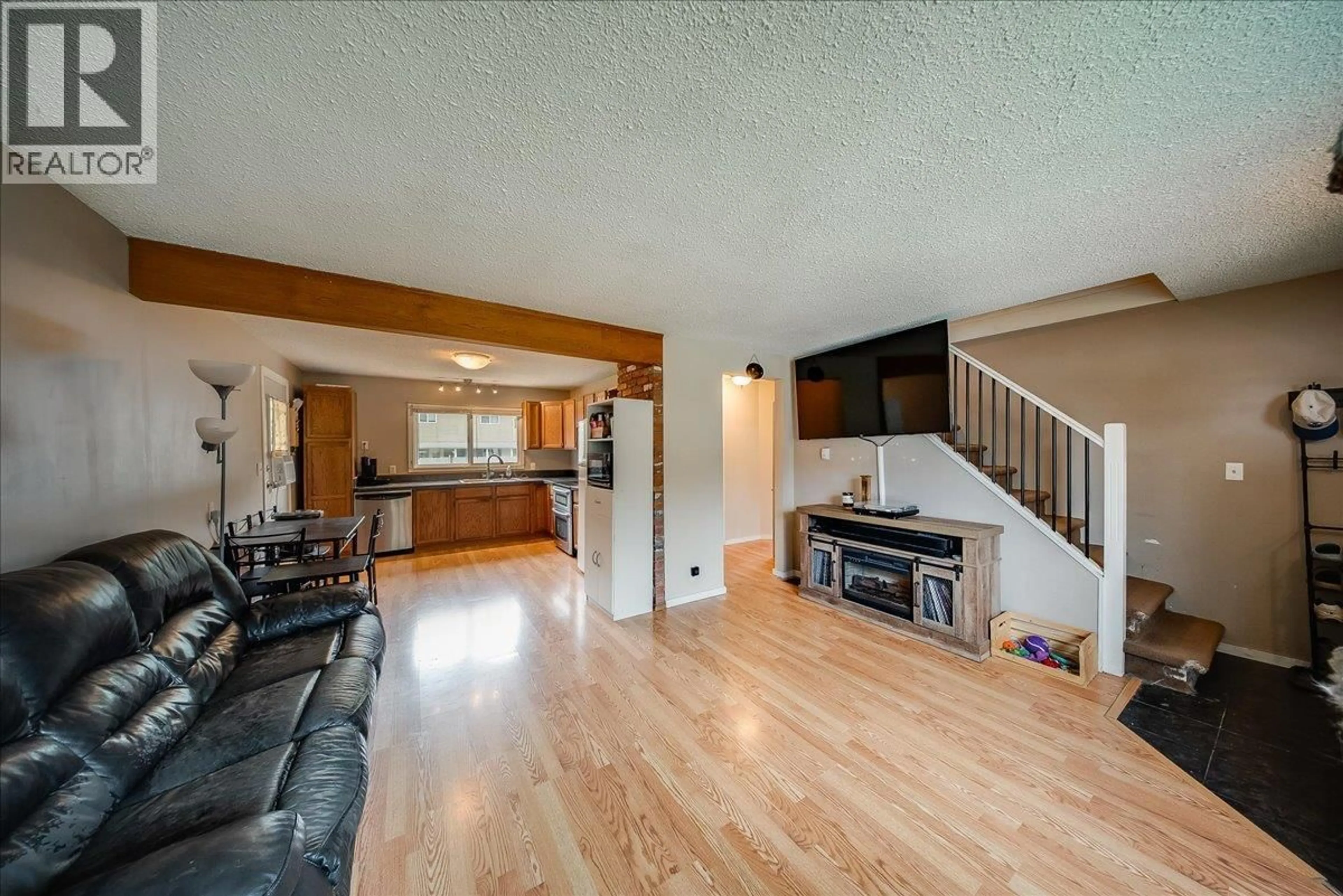 Open concept kitchen, unknown for 890 9TH AVENUE, Montrose British Columbia V0G1P0