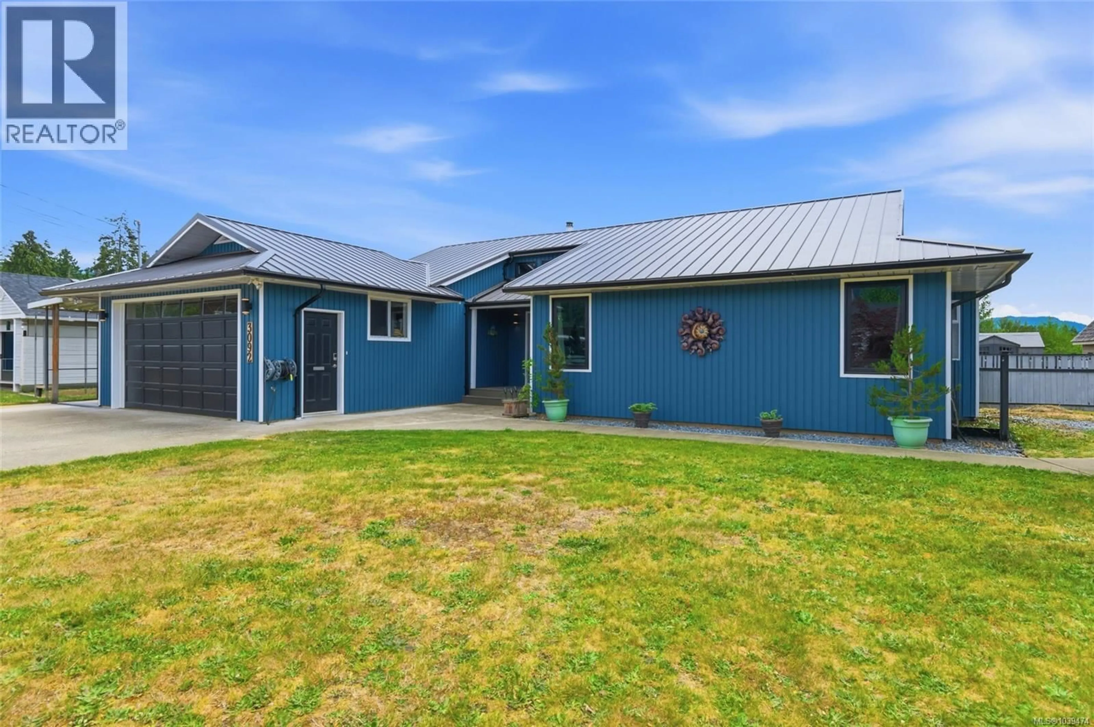 Home with vinyl exterior material, street for 3092 NIXON STREET, Port Alberni British Columbia V9Y8S2