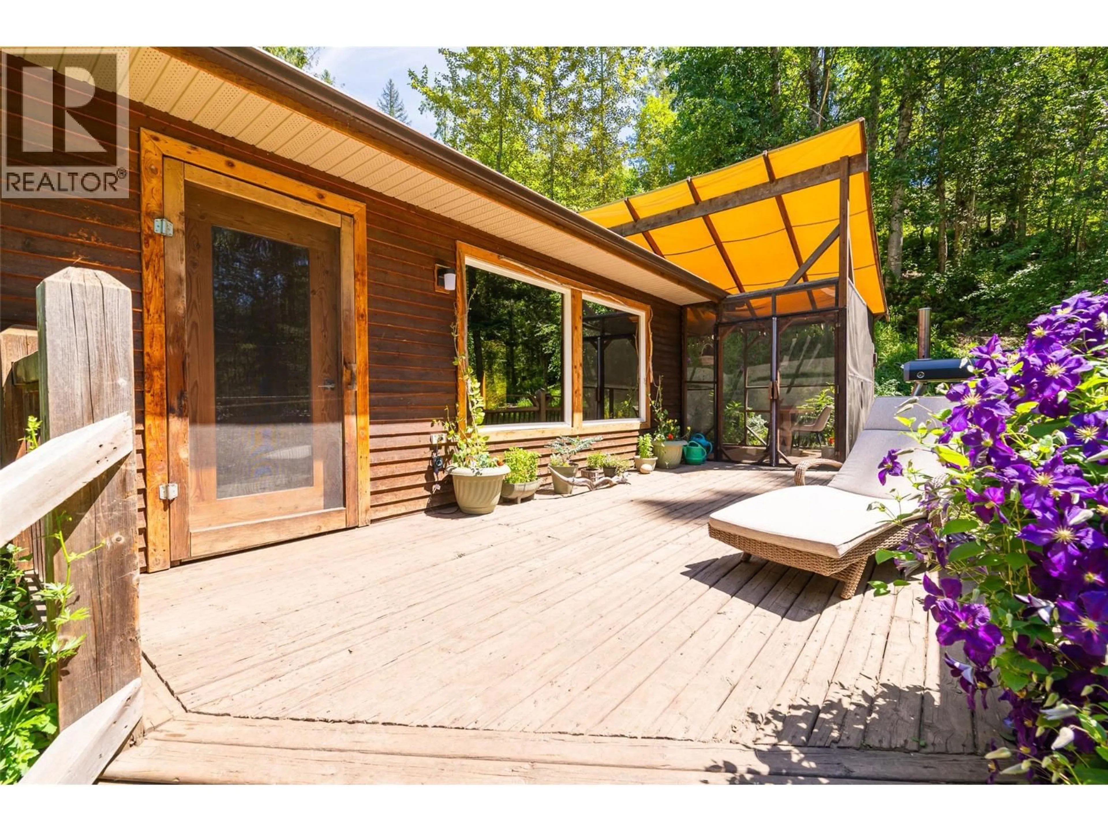 Patio, unknown for 5520 DUCK CREEK ROAD, Wynndel British Columbia V0B2N2
