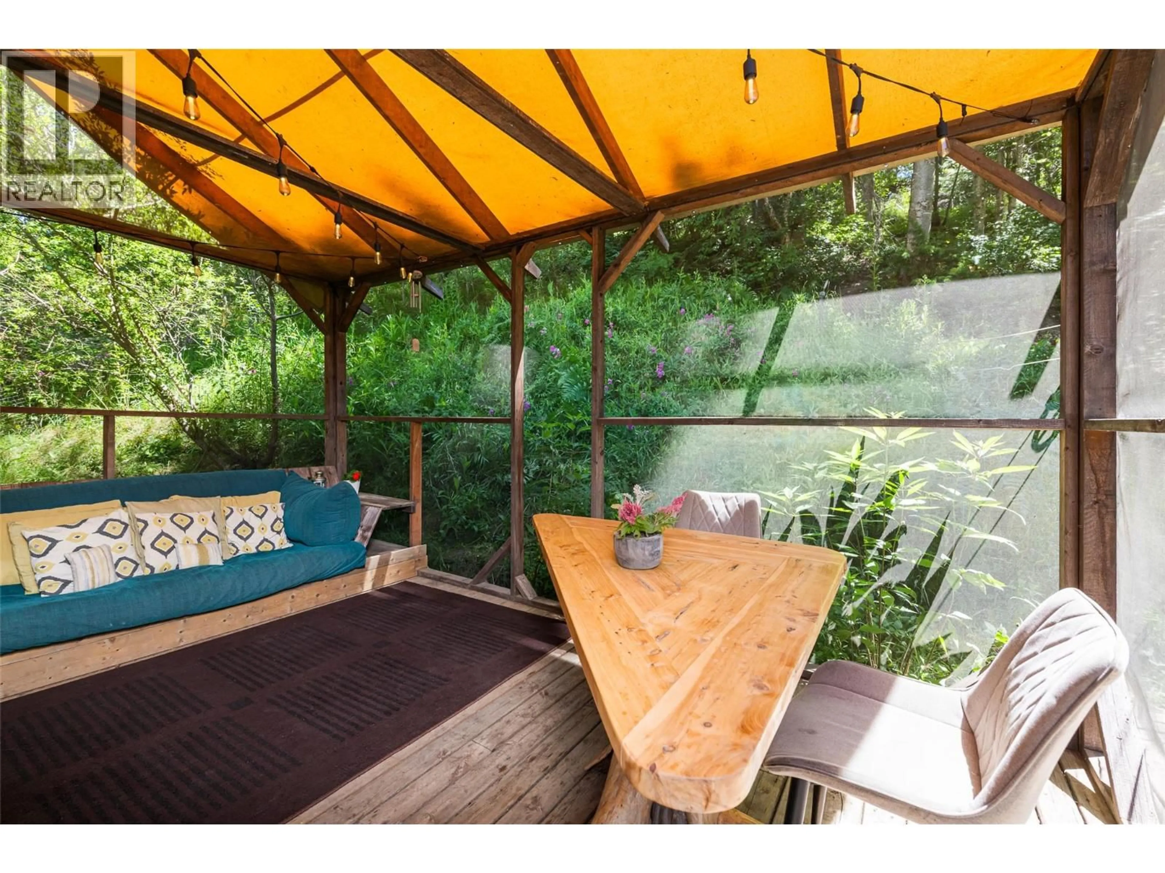 Patio, unknown for 5520 DUCK CREEK ROAD, Wynndel British Columbia V0B2N2