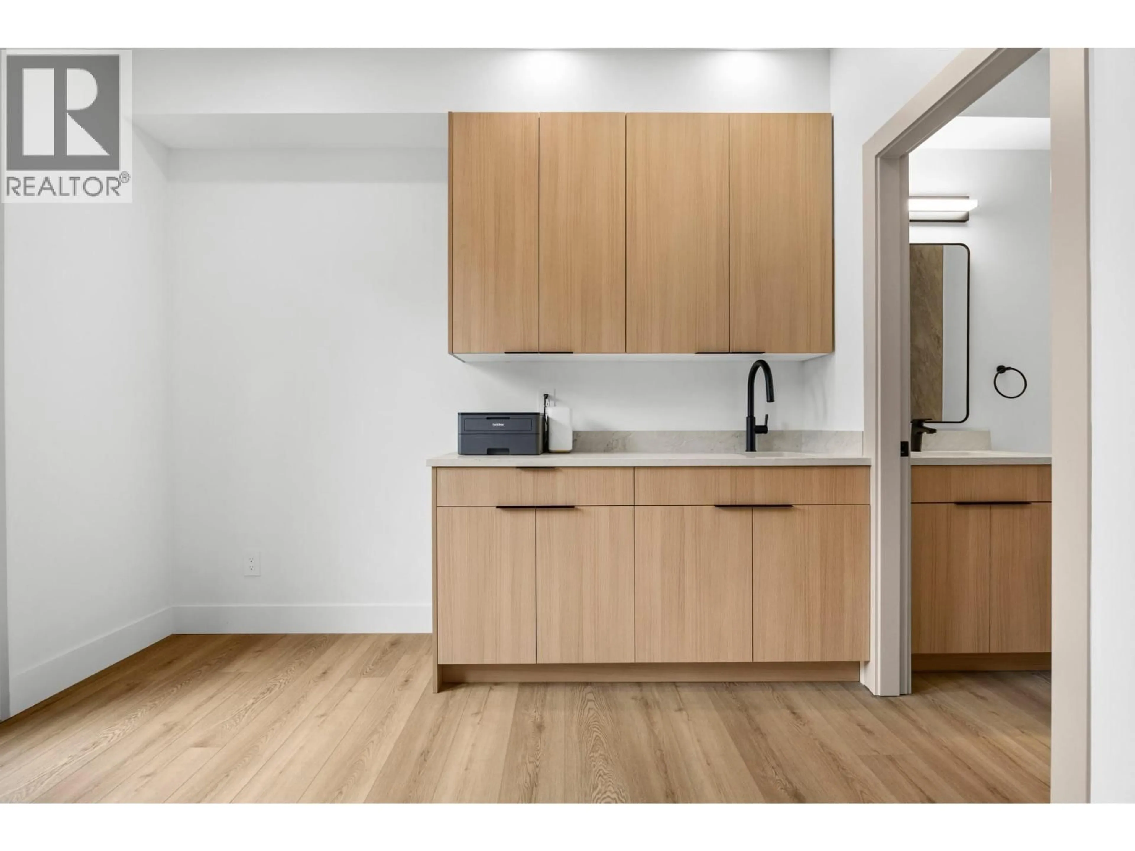 Standard kitchen, wood/laminate floor for 3 - 1506 39A AVENUE, Vernon British Columbia V1Y7N2
