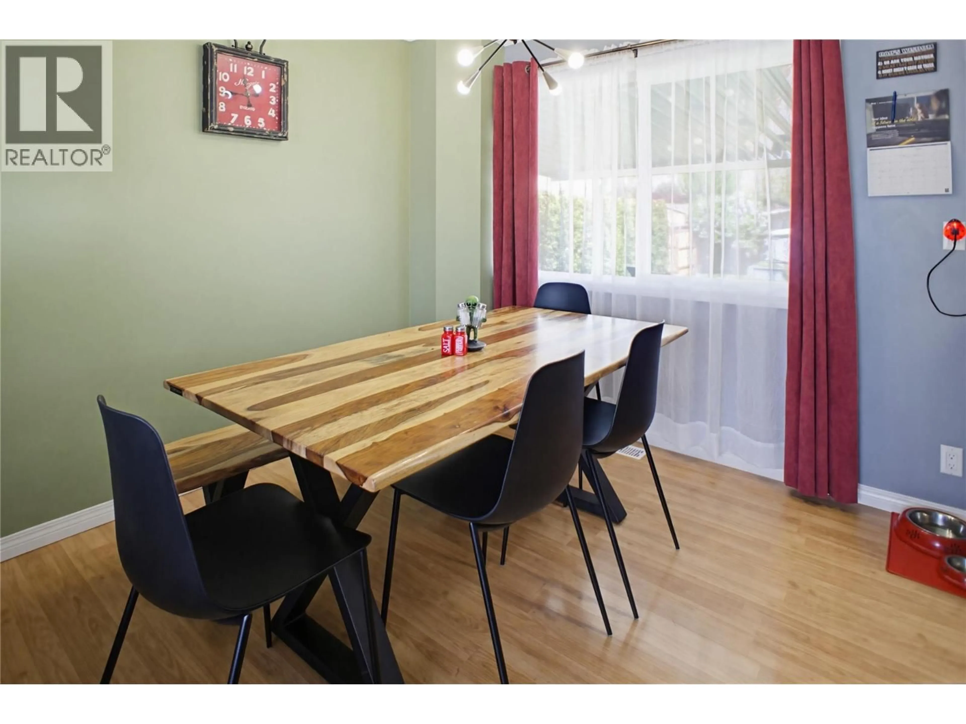 Dining room, wood/laminate floor for 1684 GREENFIELD AVENUE, Kamloops British Columbia V2B4N6
