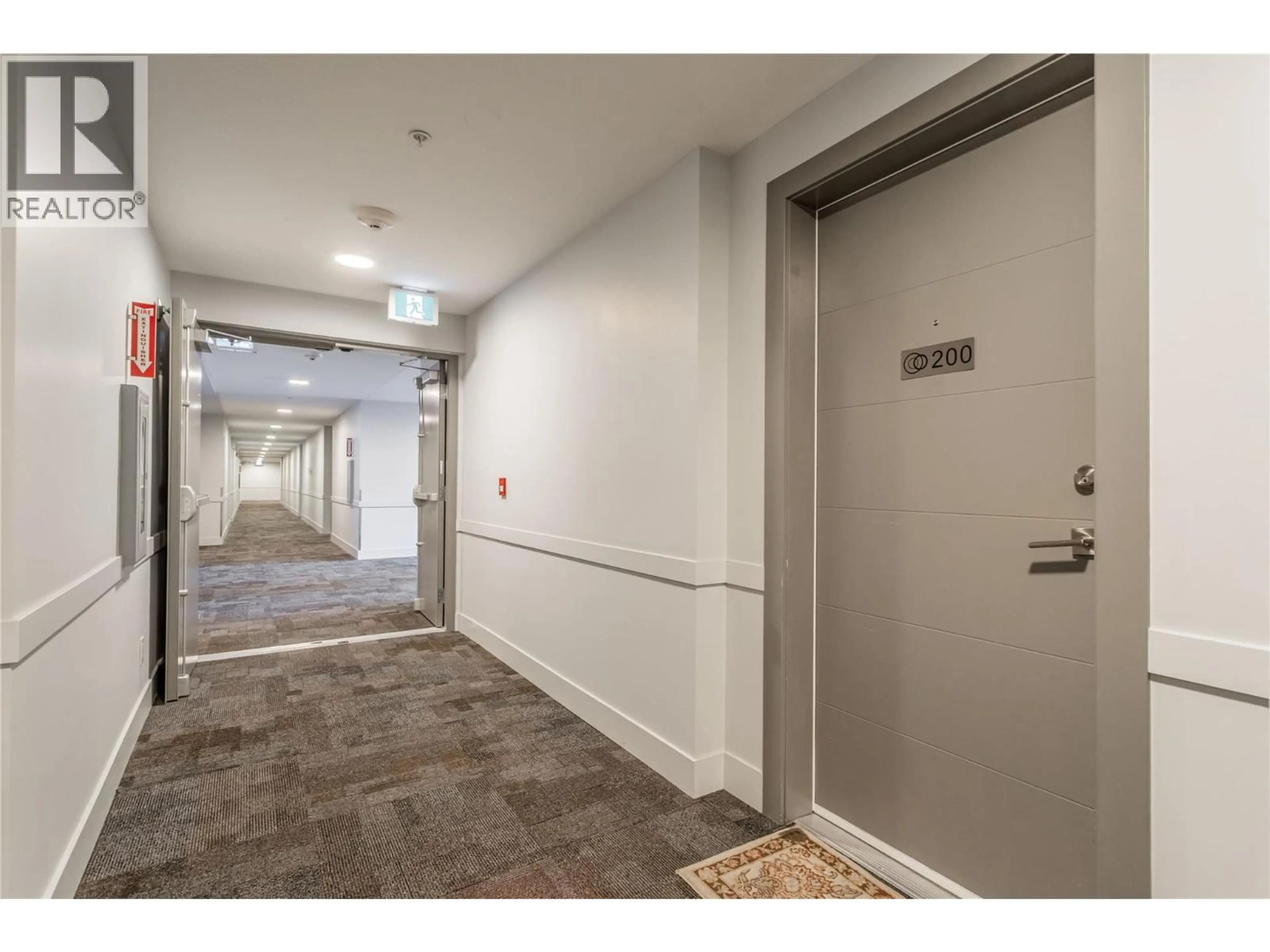 Indoor foyer for 200 - 722 VALLEY ROAD, Kelowna British Columbia V1V2E6