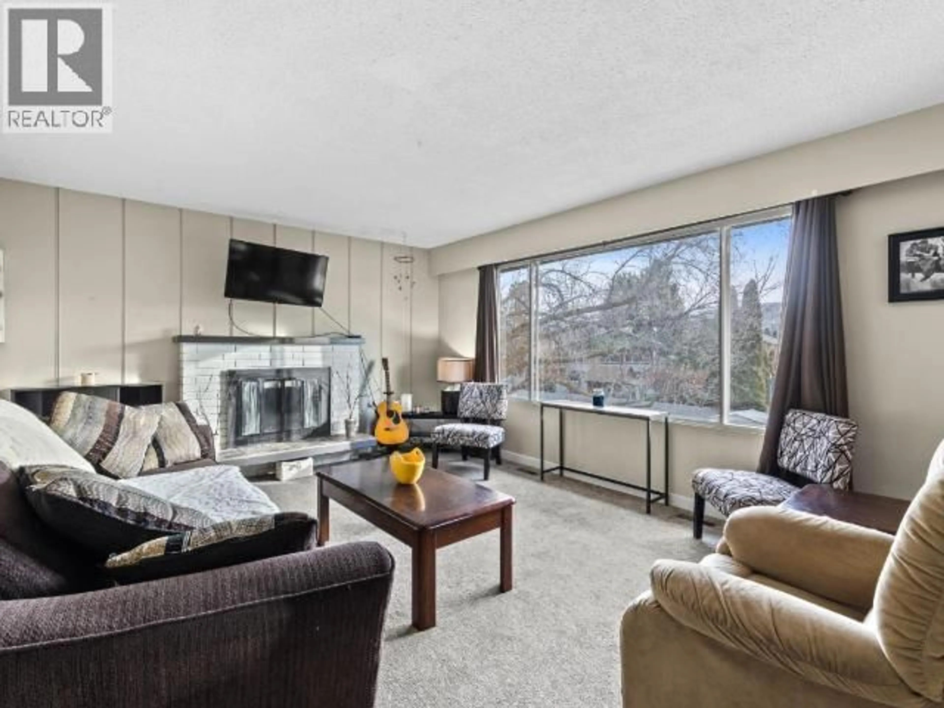 Living room with furniture, unknown for 948 RYAN PLACE, Kamloops British Columbia V2B4T5