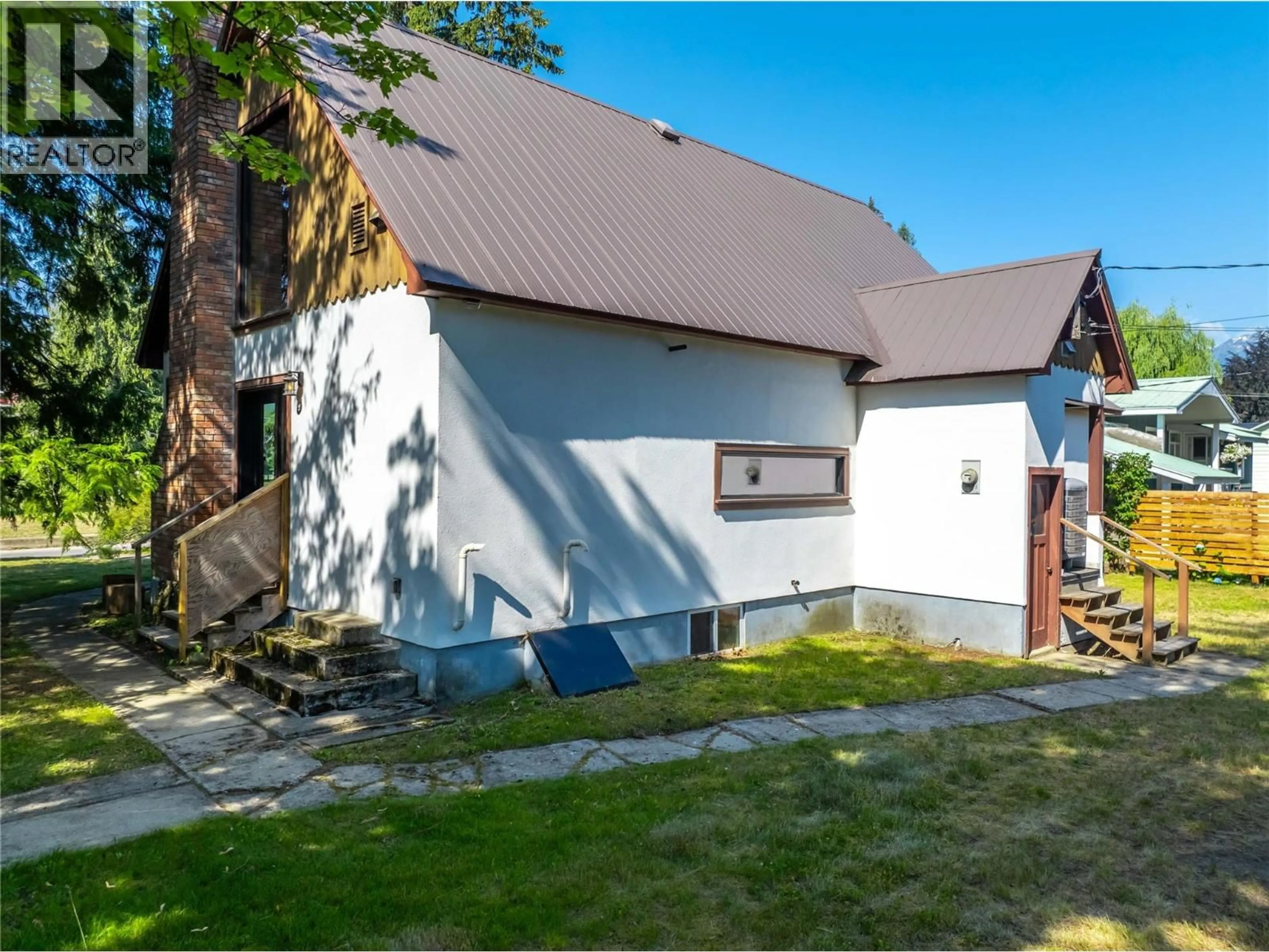 Unknown for 422 NINTH STREET EAST, Revelstoke British Columbia V0E2S0