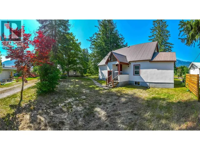 422 NINTH STREET EAST, Revelstoke 5