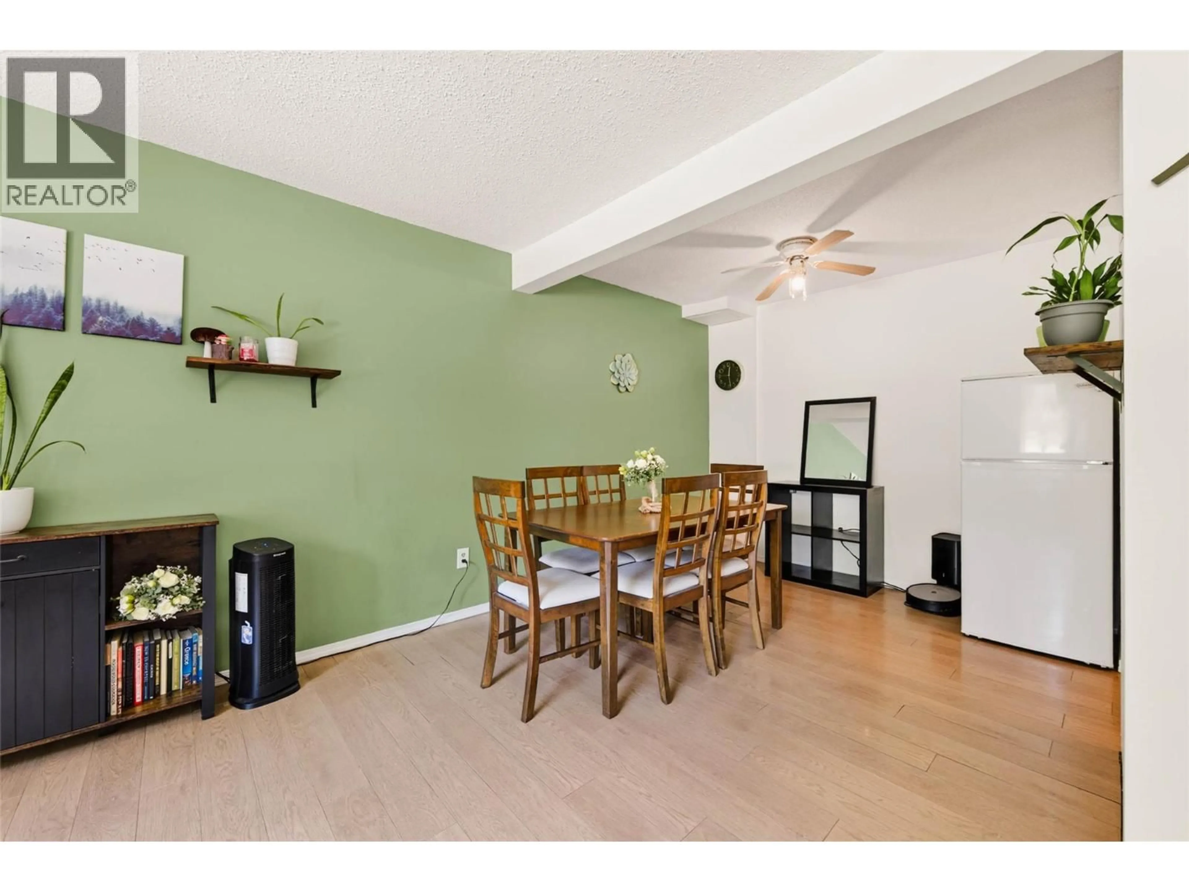 Dining room, wood/laminate floor for 429 RICHARDS    W STREET, Nelson British Columbia V1L3K2