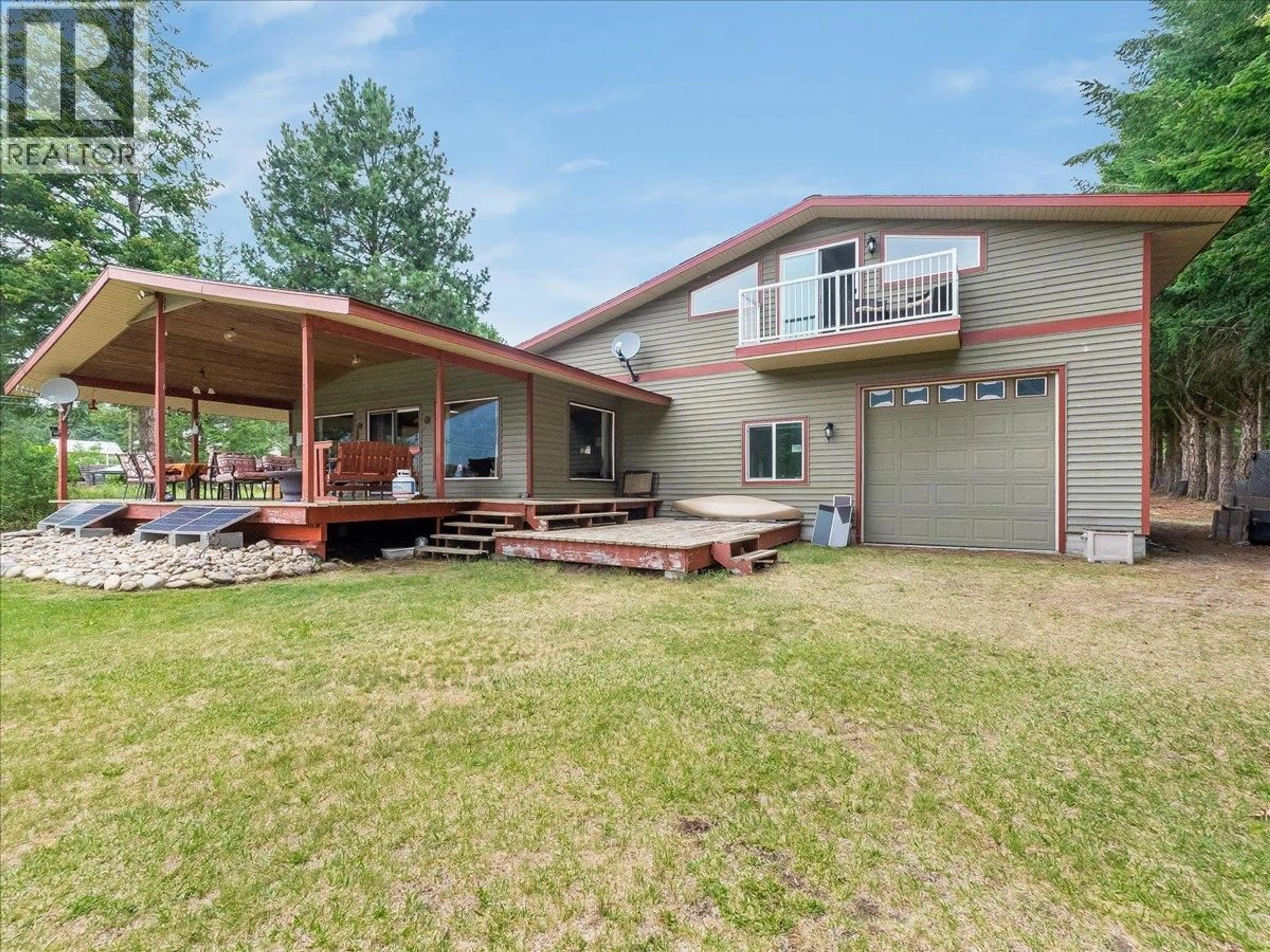 Home with vinyl exterior material, unknown for 7510 DEER PARK ROAD, Castlegar British Columbia V1N4V8